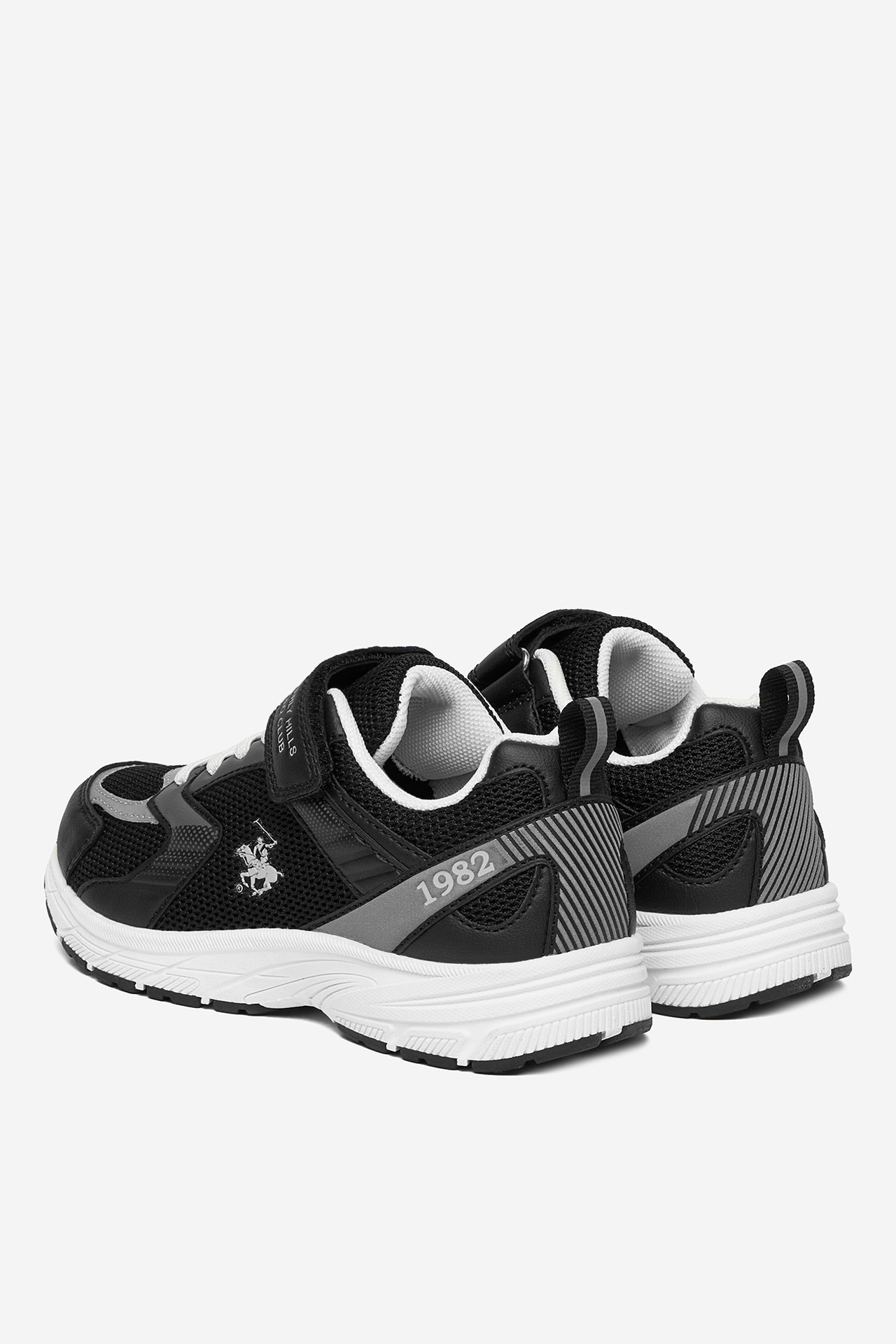 Sneakersy