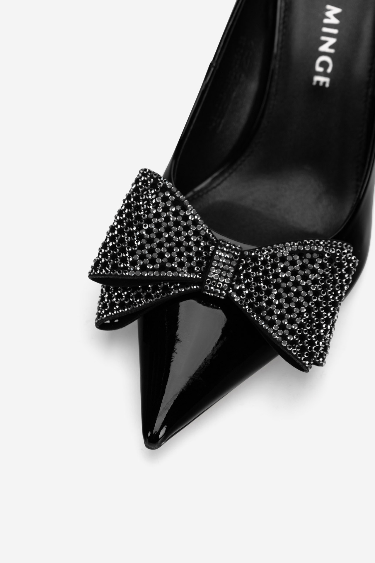 Čevlji z visoko peto Črna