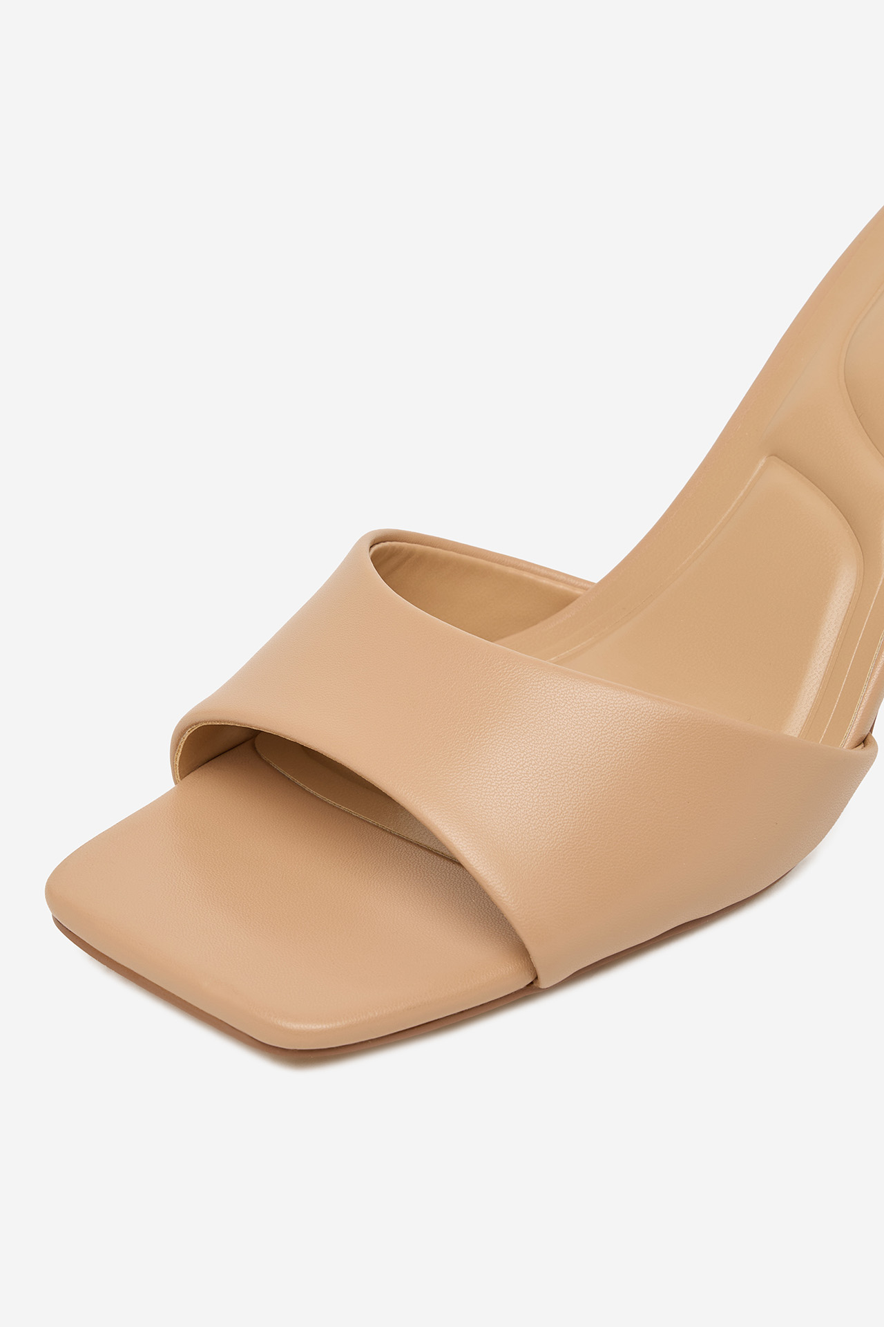 Nazouváky Béžová