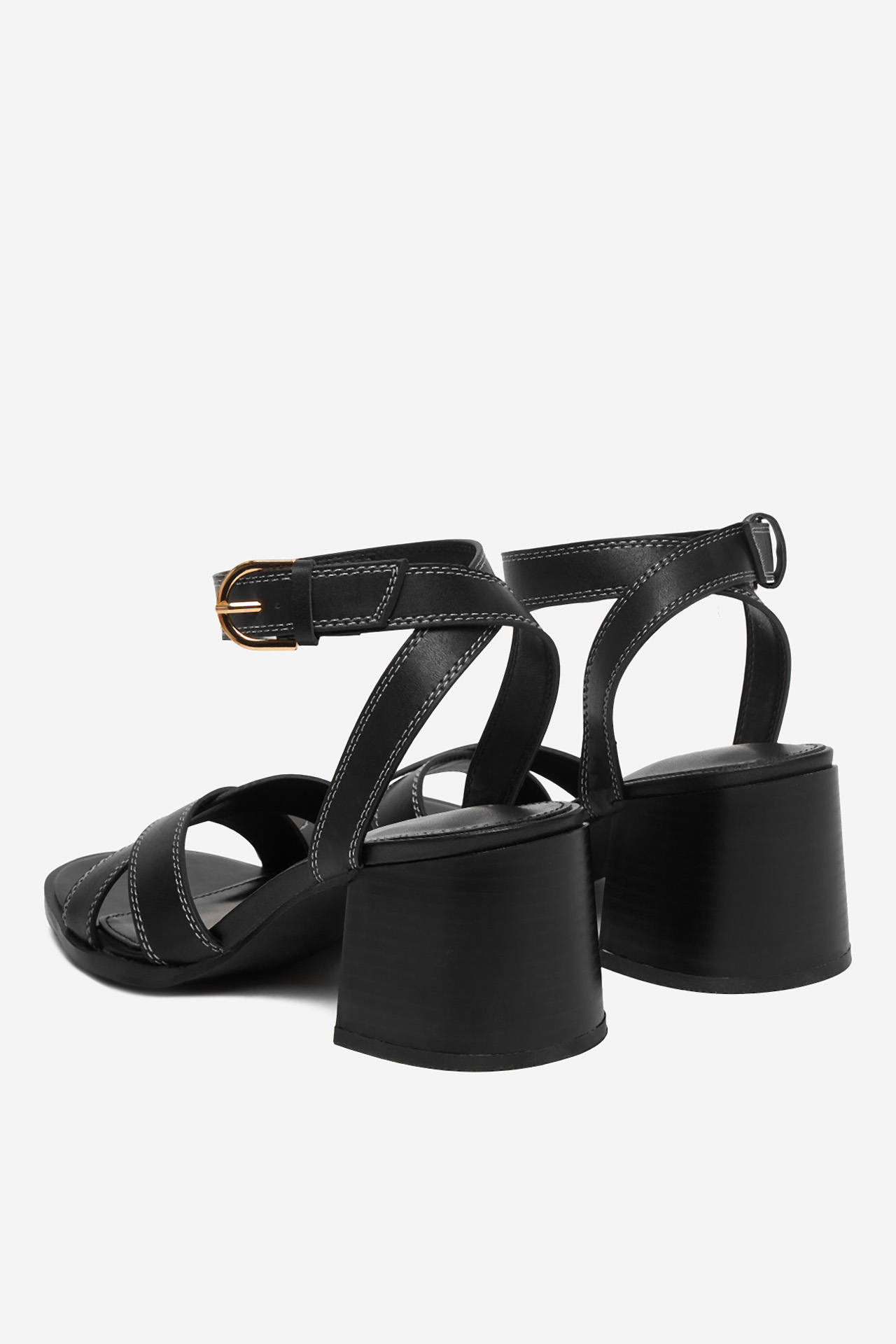 Sandali Črna