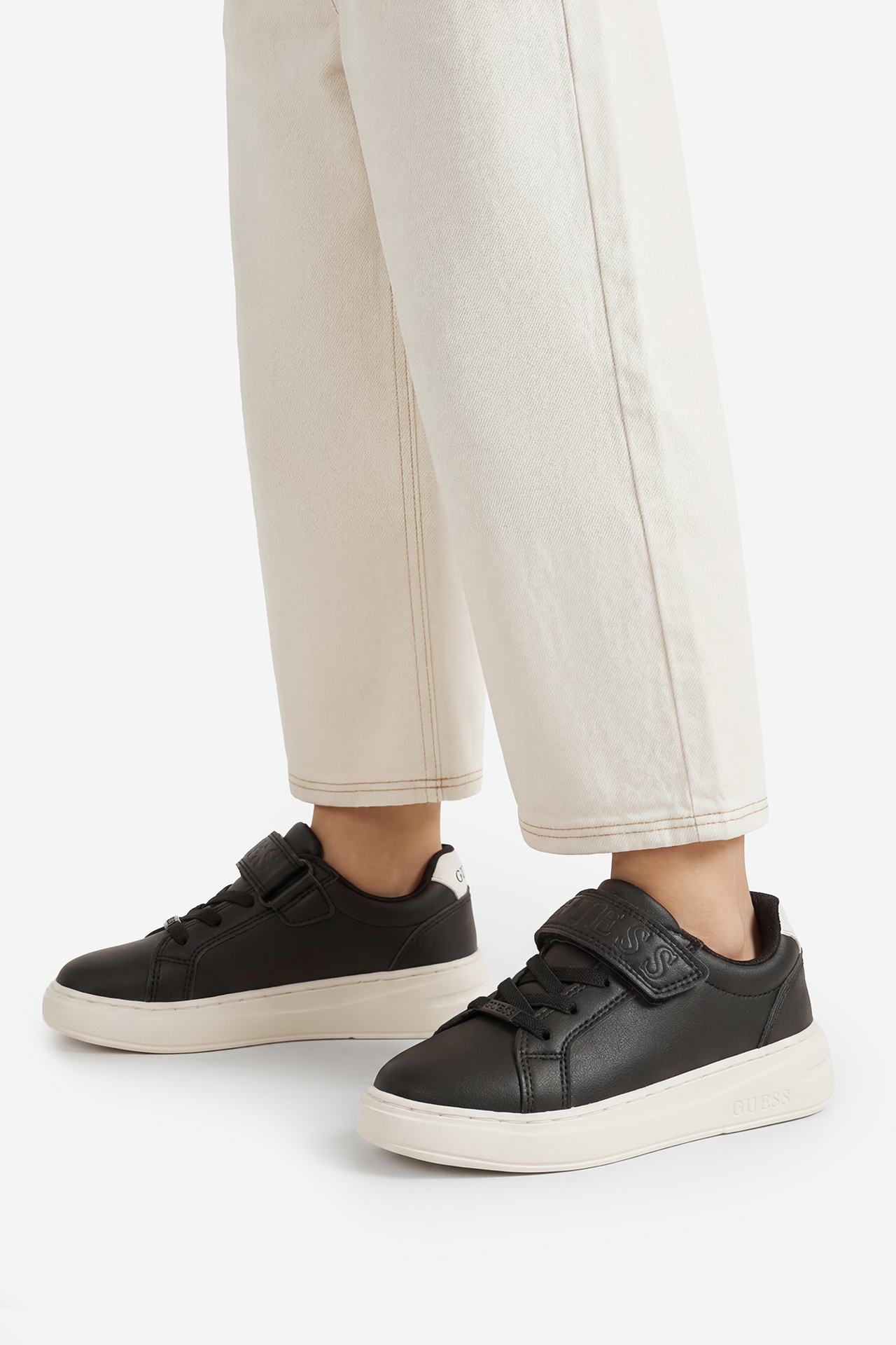 Sneakersy Čierna
