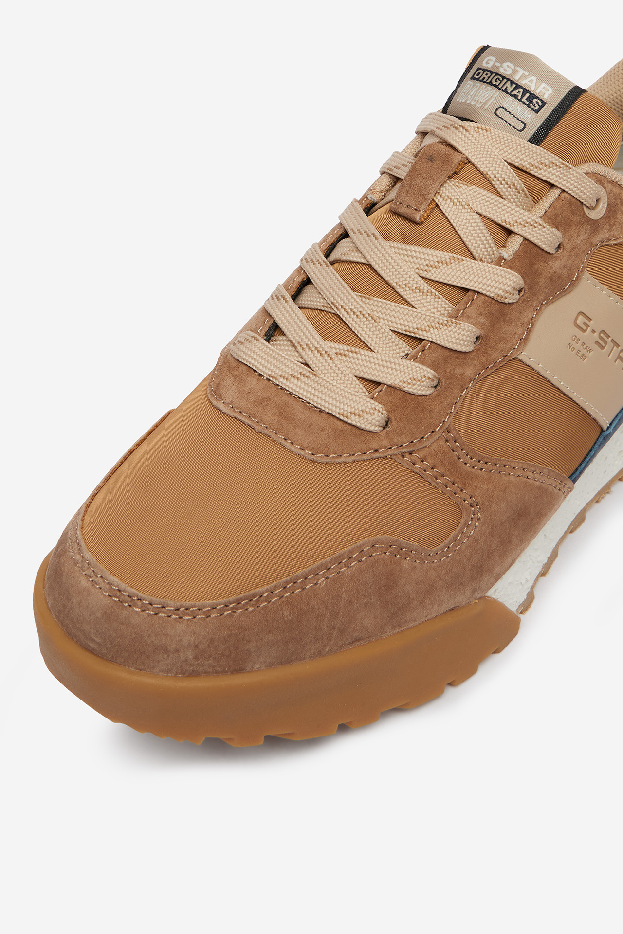 Сникърси Кафяв