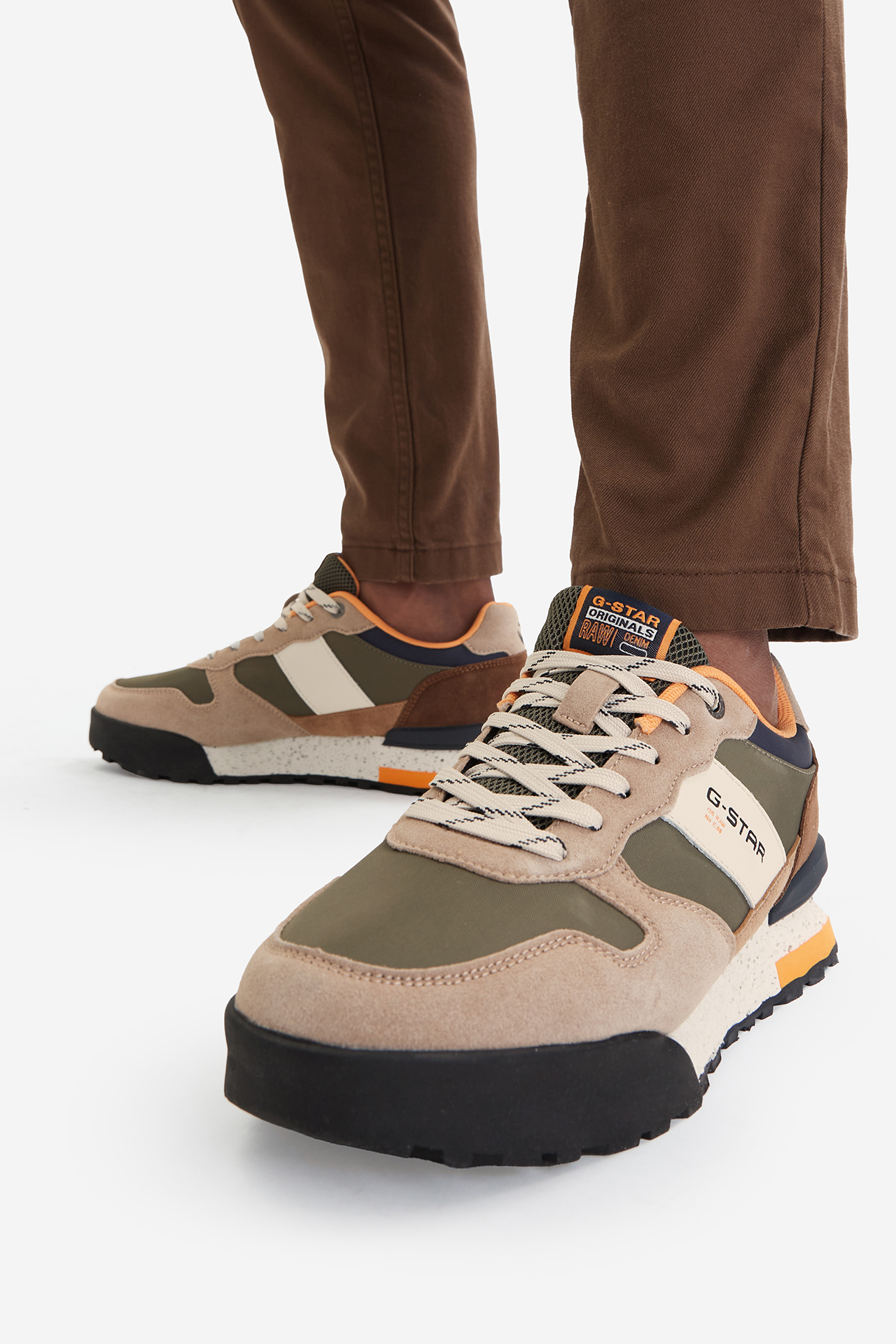 Сникърси Бежов