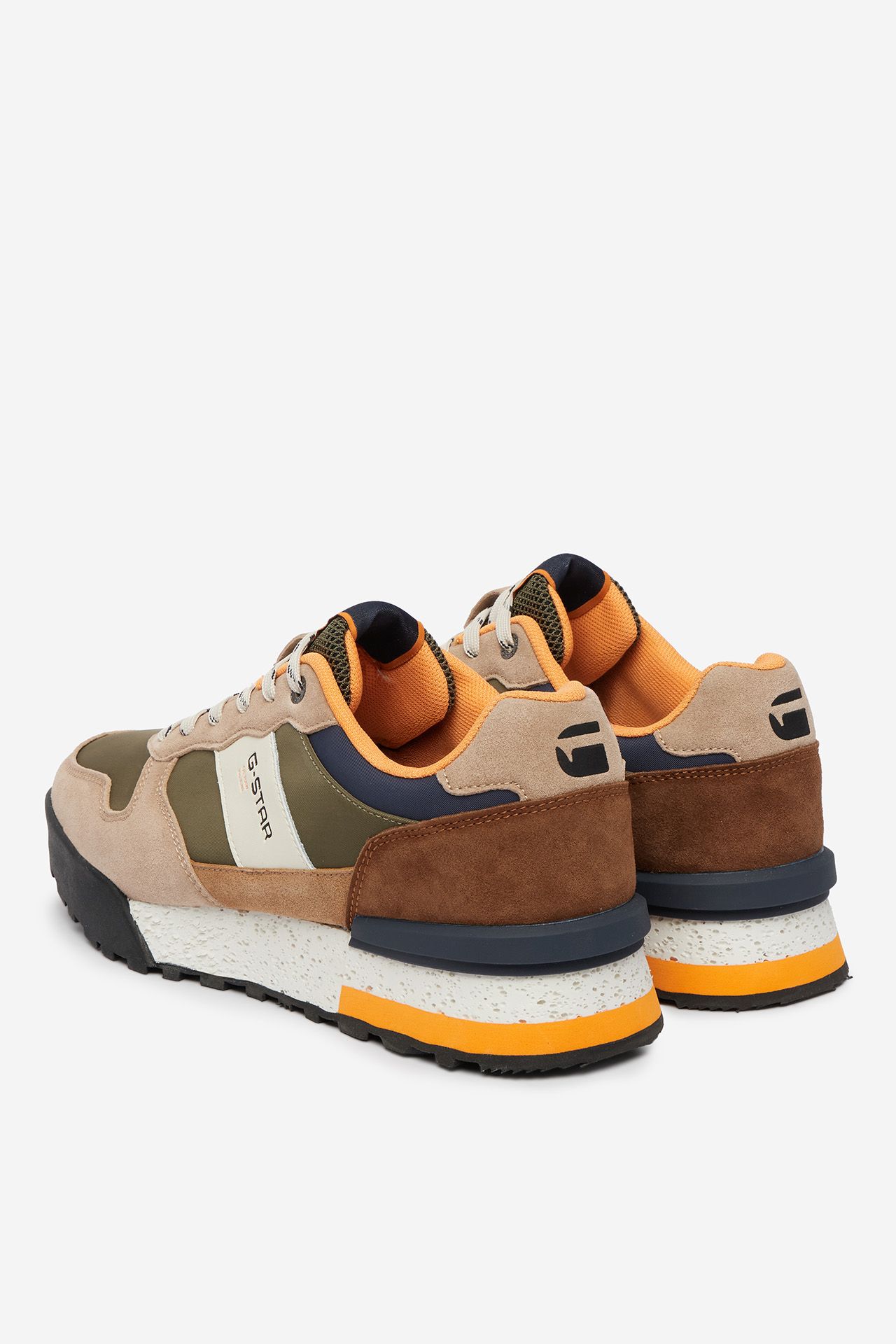 Сникърси Бежов