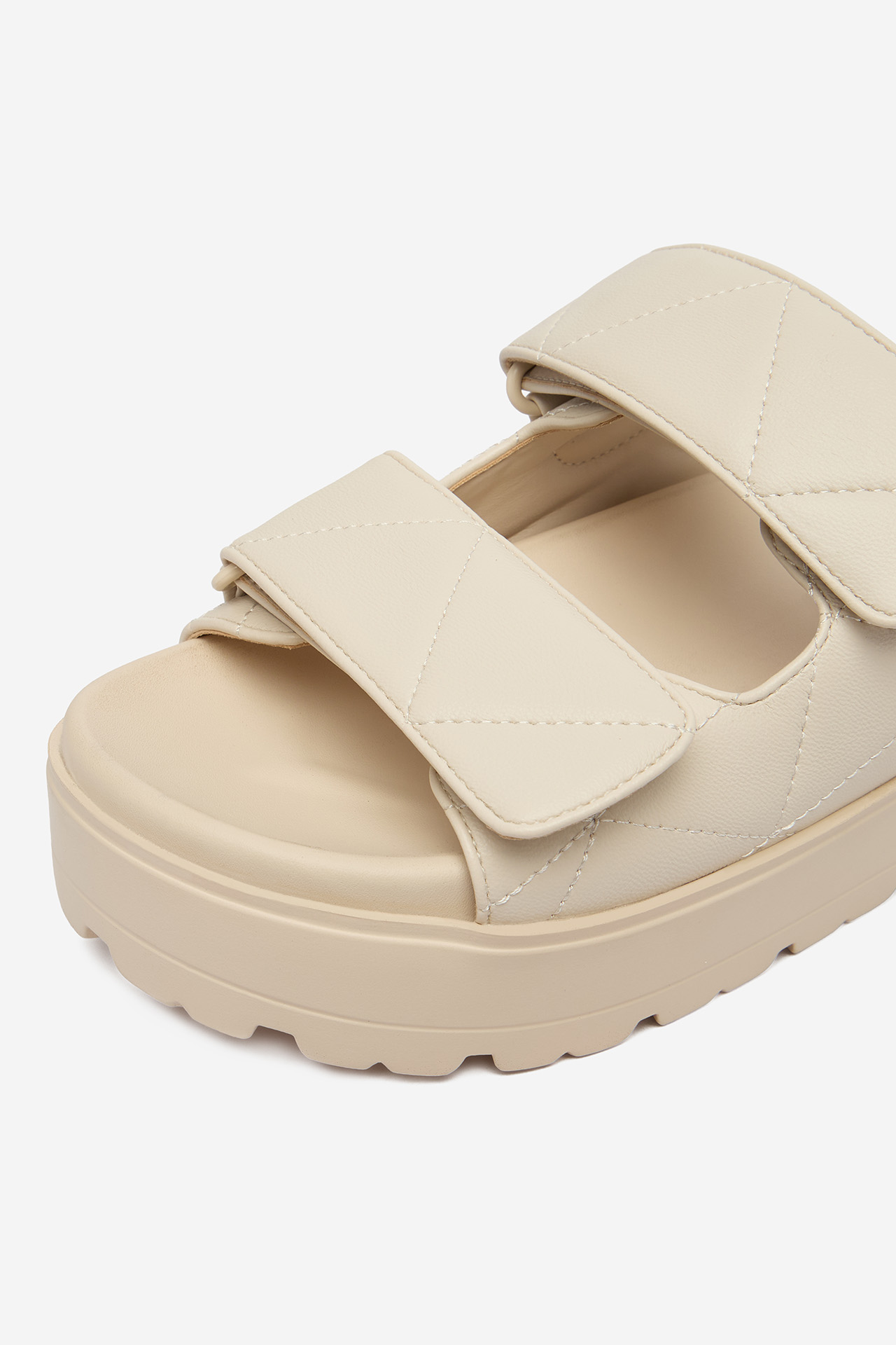 Nazouváky Krémová