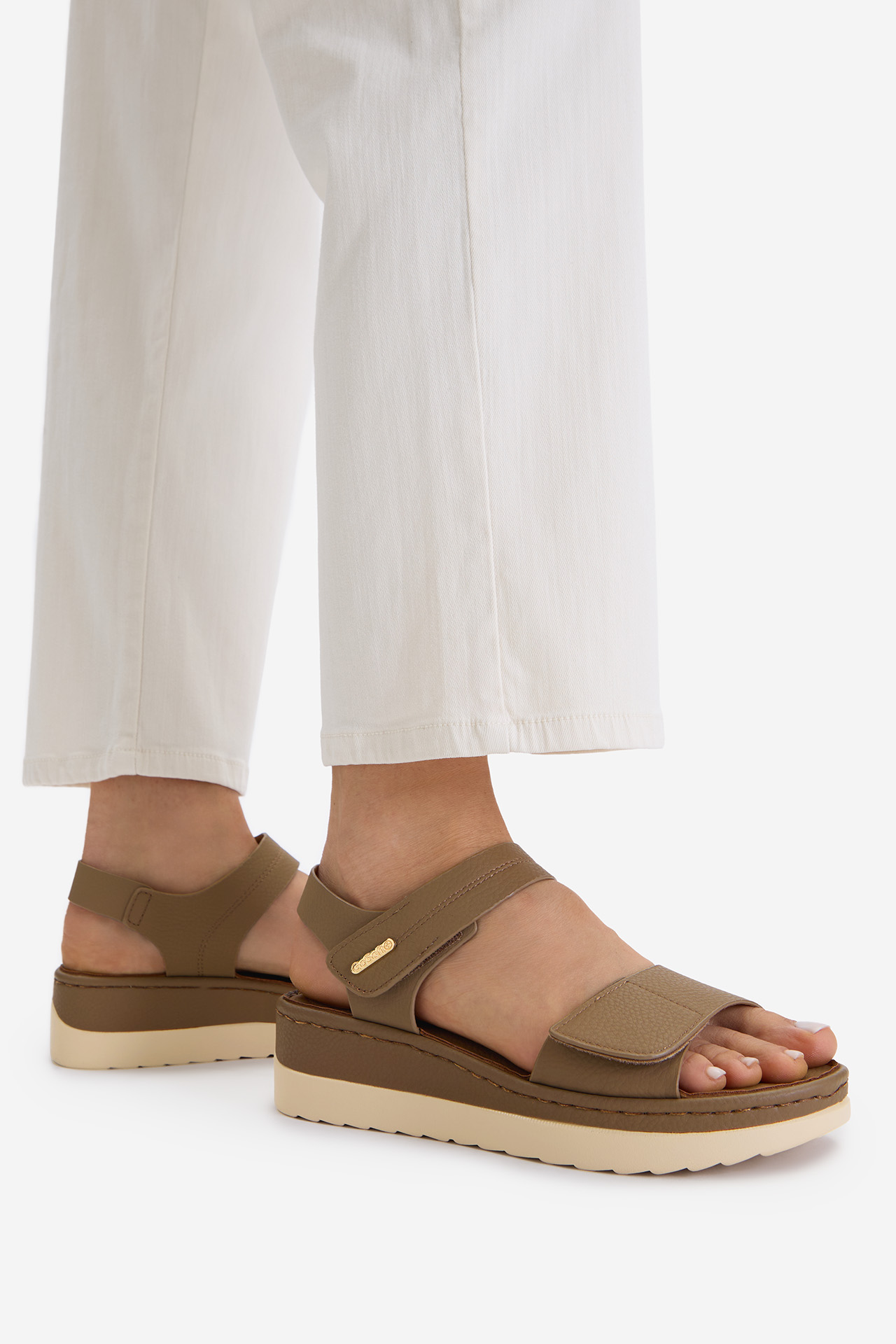 Sandály Tmavě béžová