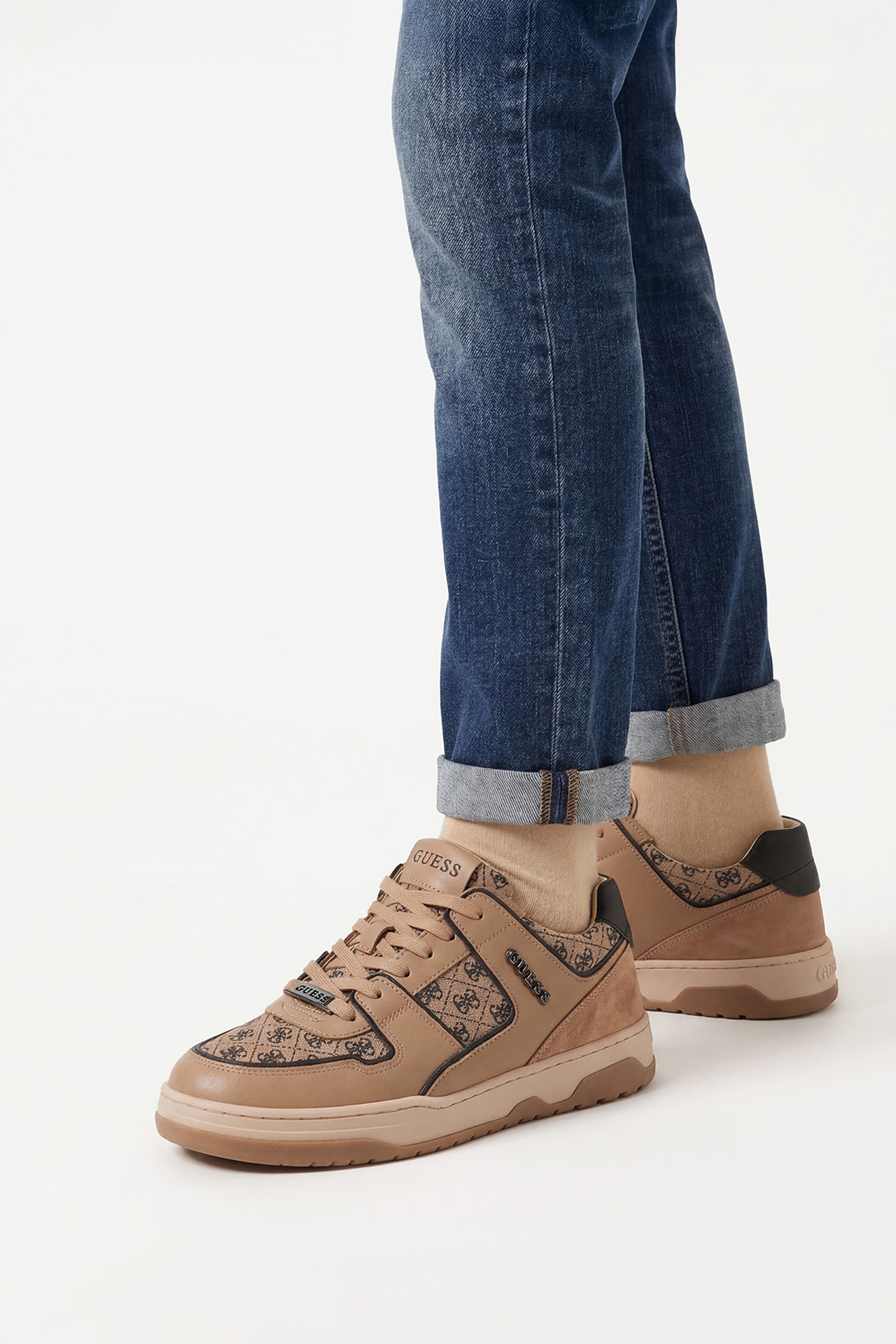 Сникърси Кафяв