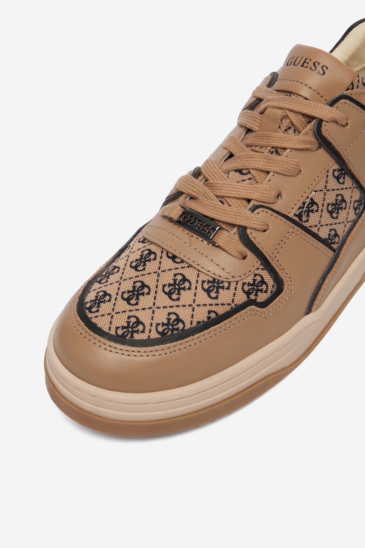 Сникърси Кафяв