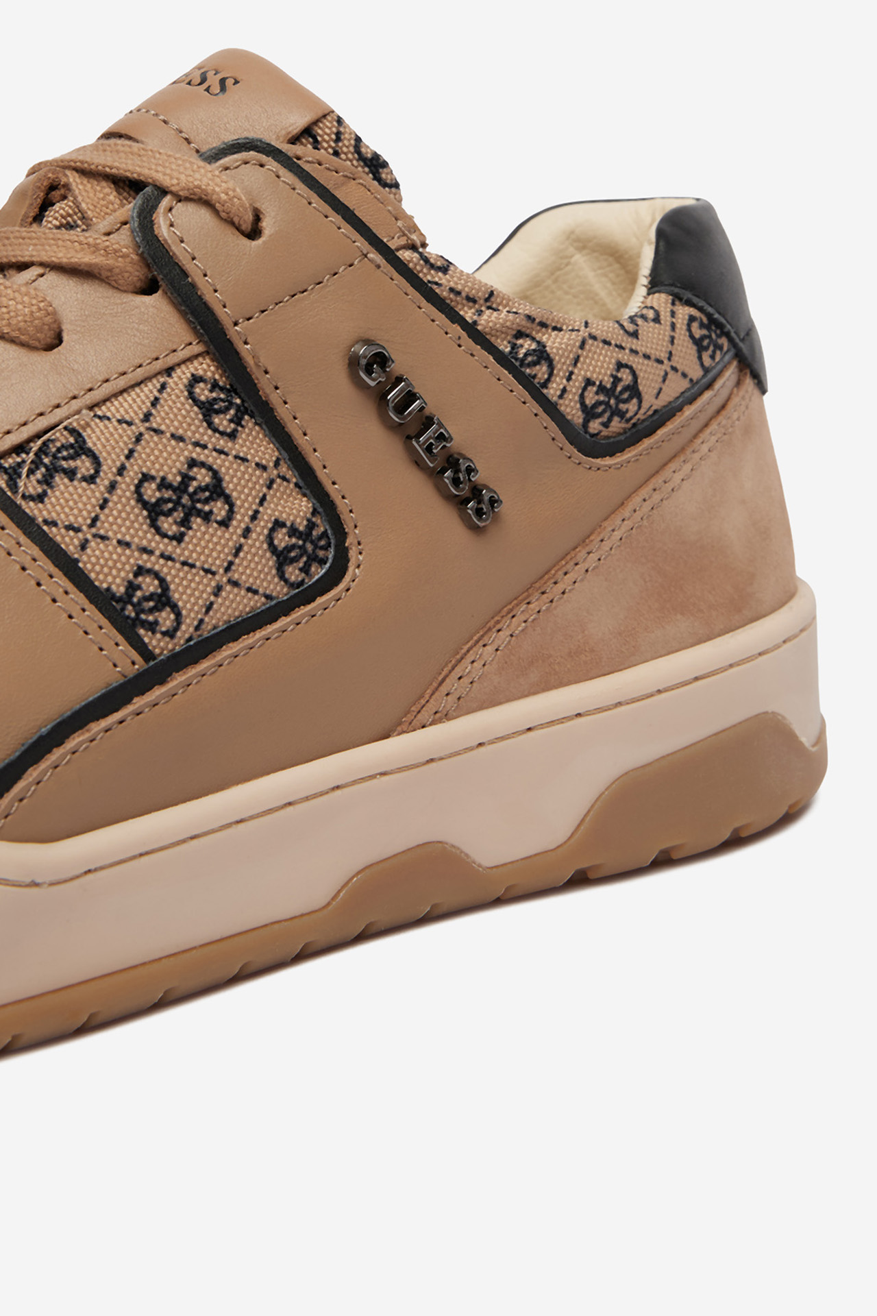 Сникърси Кафяв