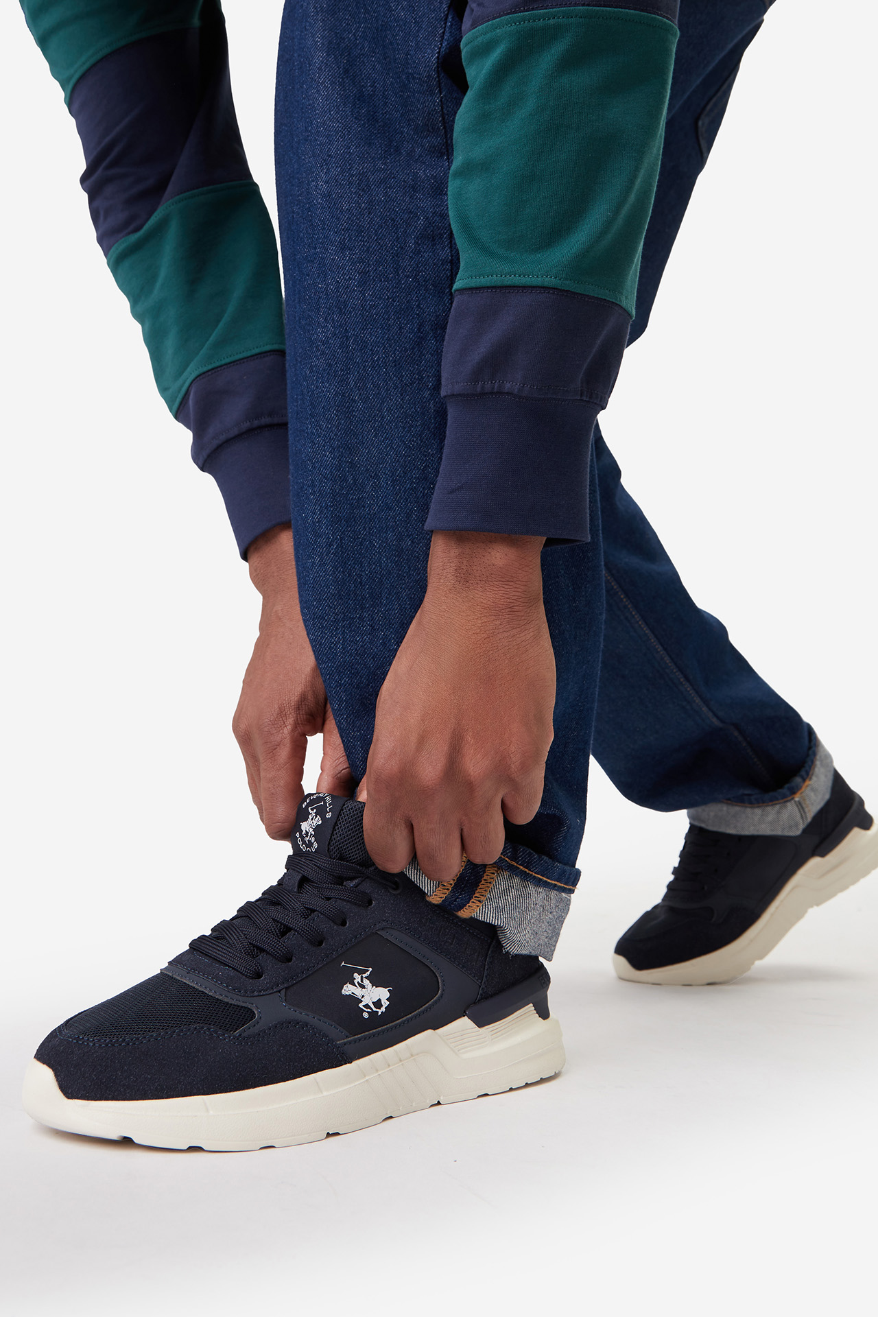 Sneakersy Tmavomodrá