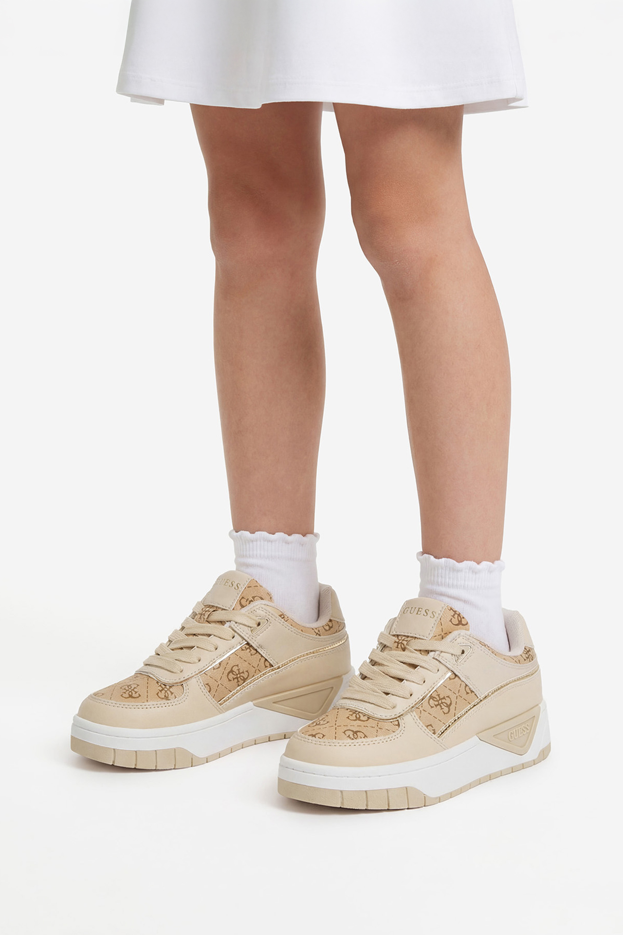 Сникърси Бежов