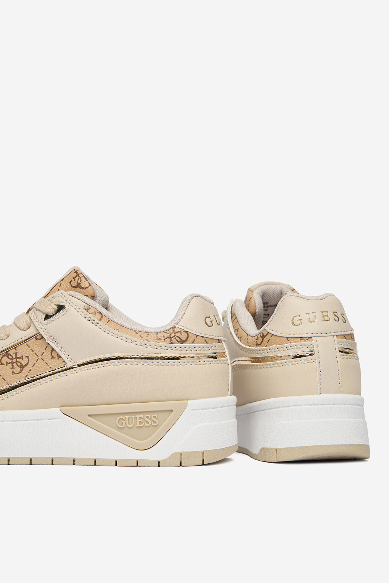 Сникърси Бежов