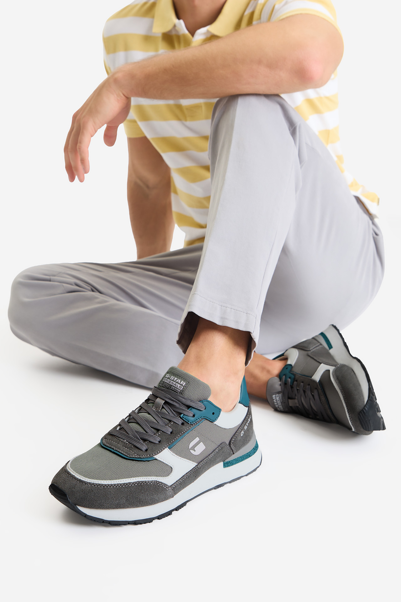 Sneakersy Šedá