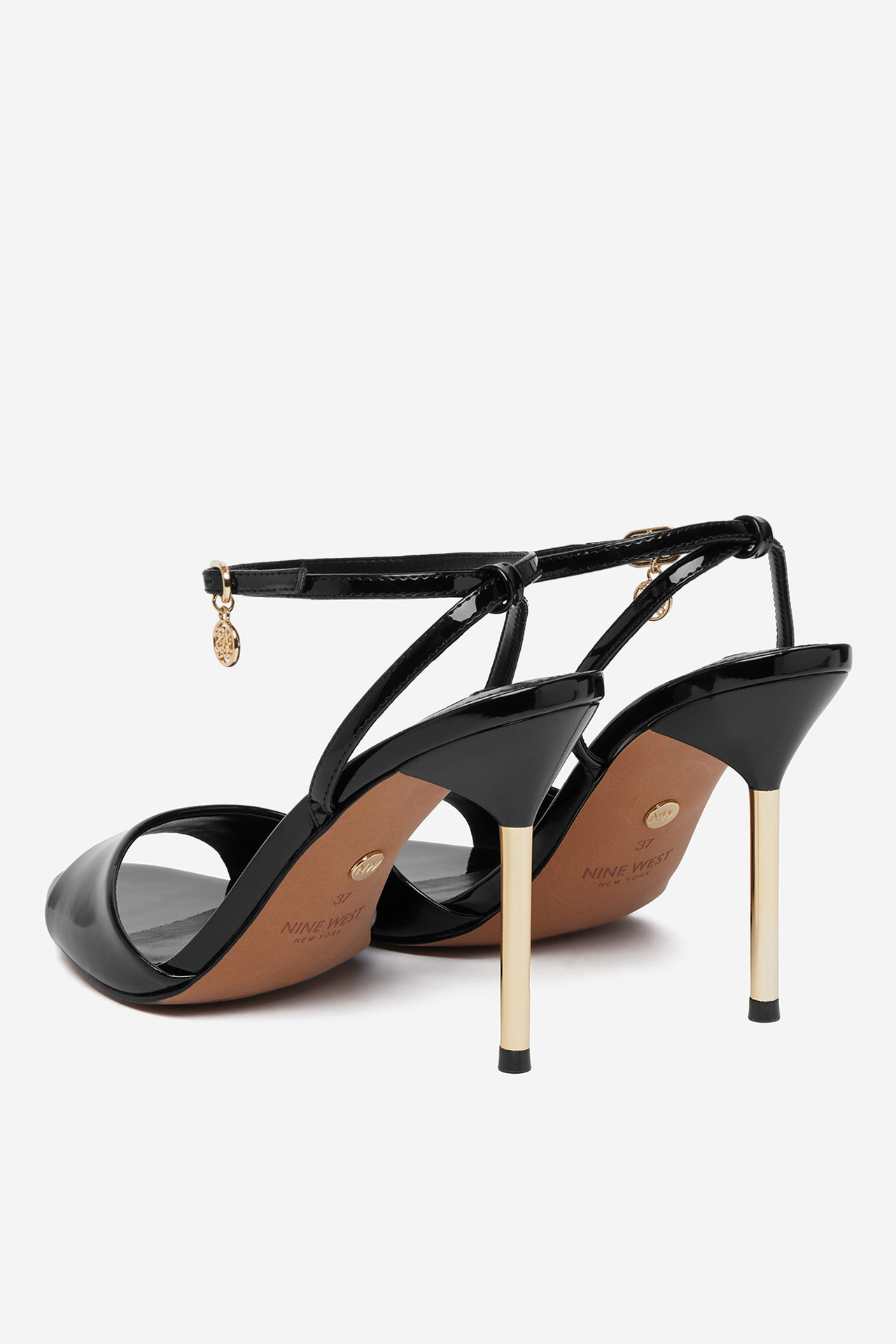 Čevlji z visoko peto Črna