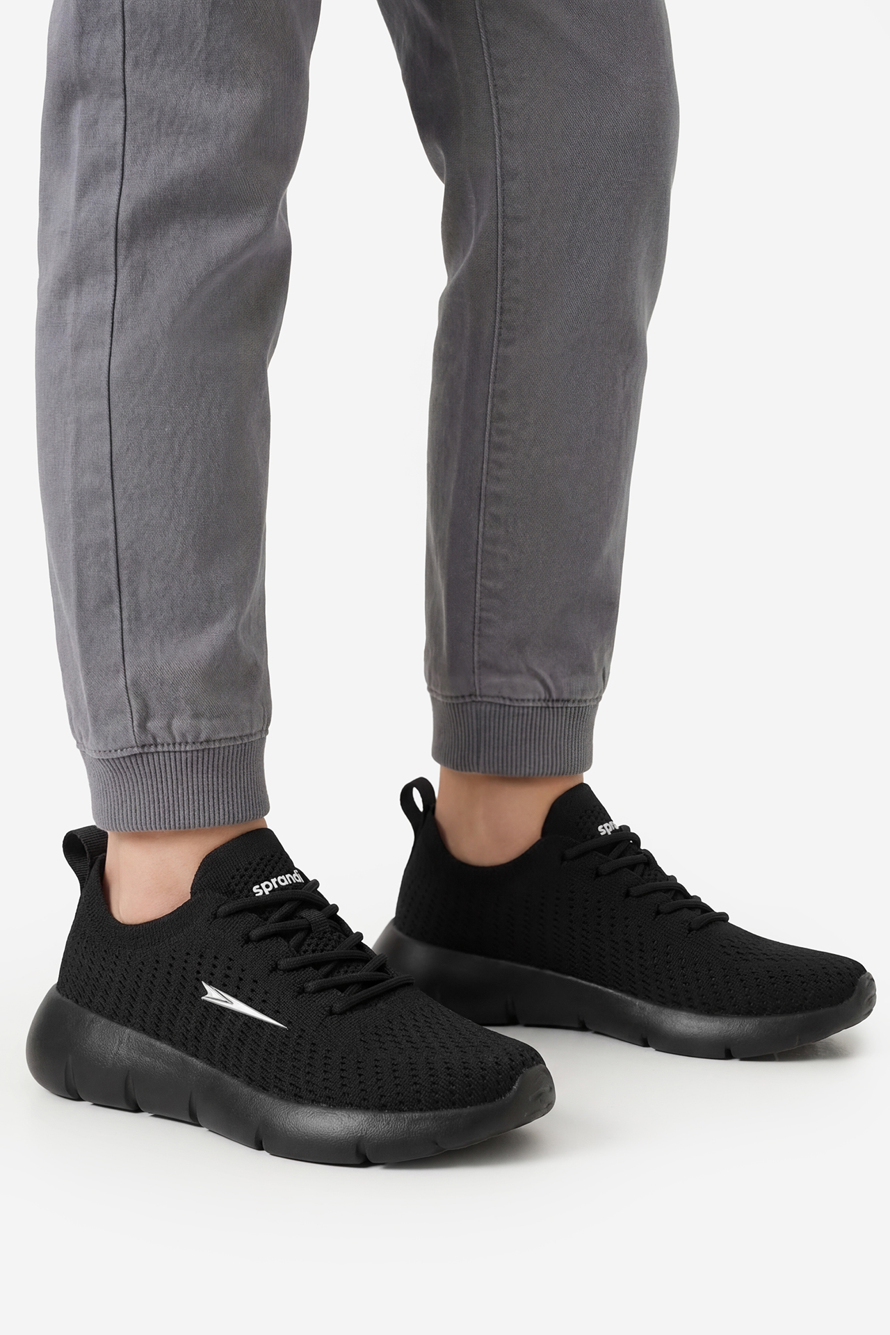 Sneakersy Čierna