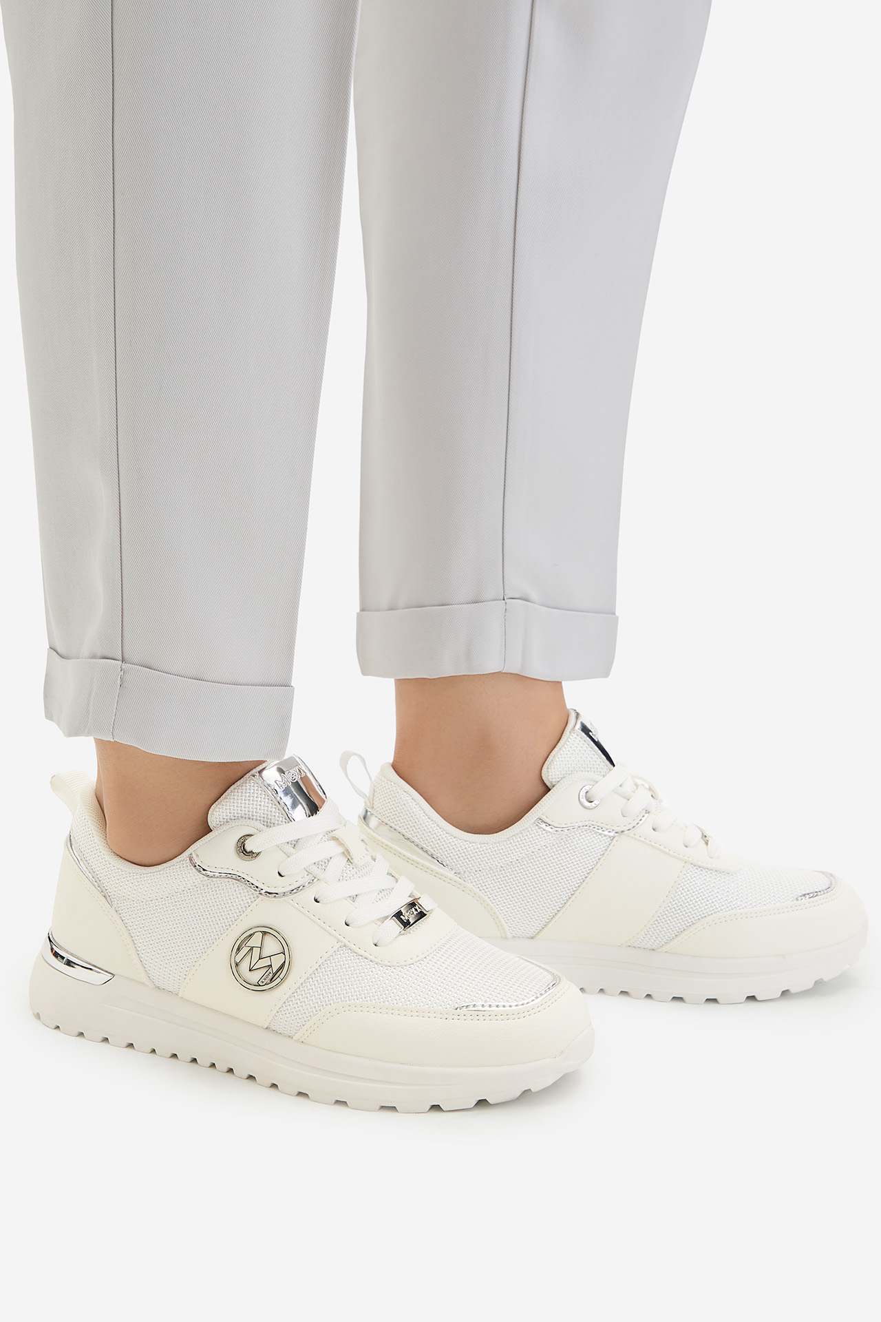 Sneakersy Bílá