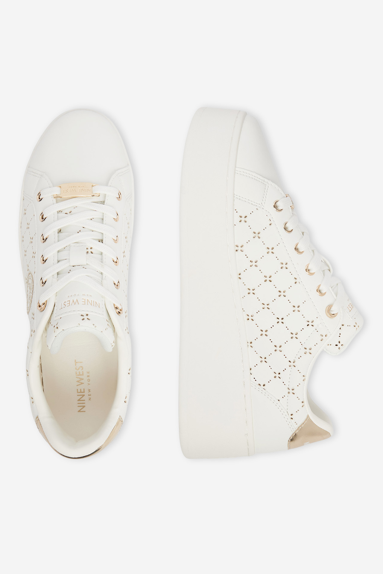 Сникърси Бял