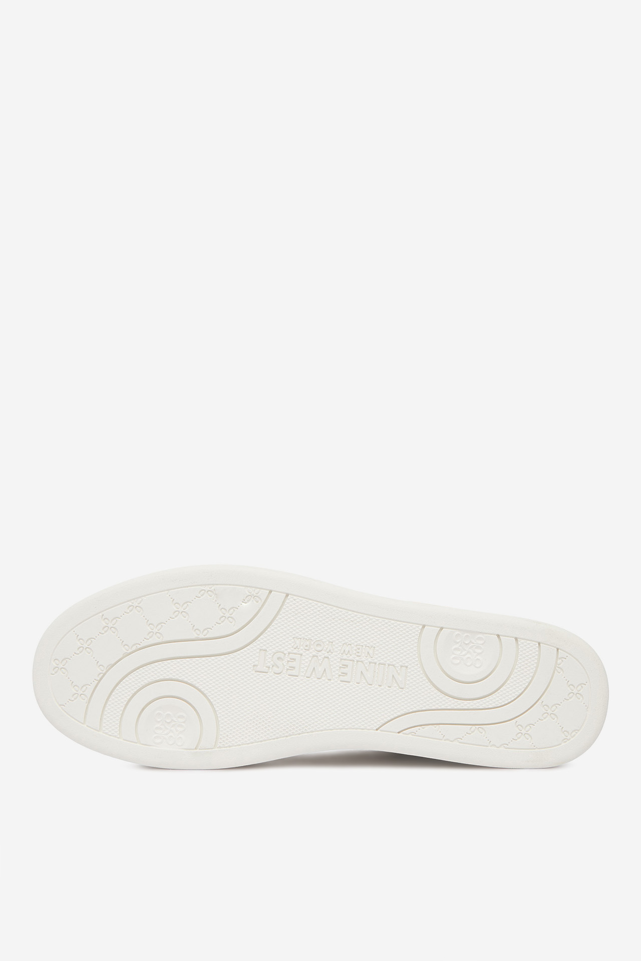 Сникърси Бял