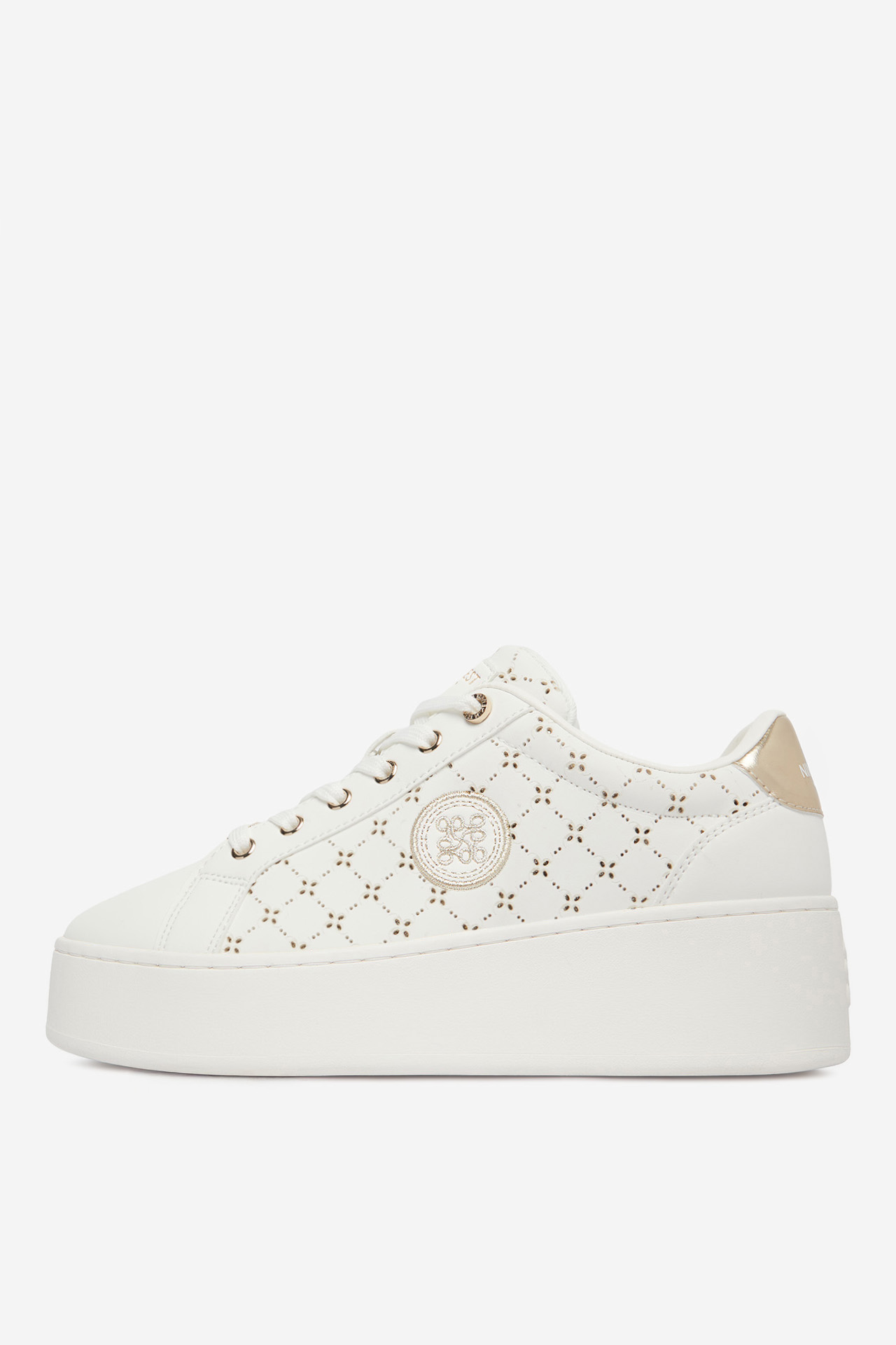 Сникърси Бял