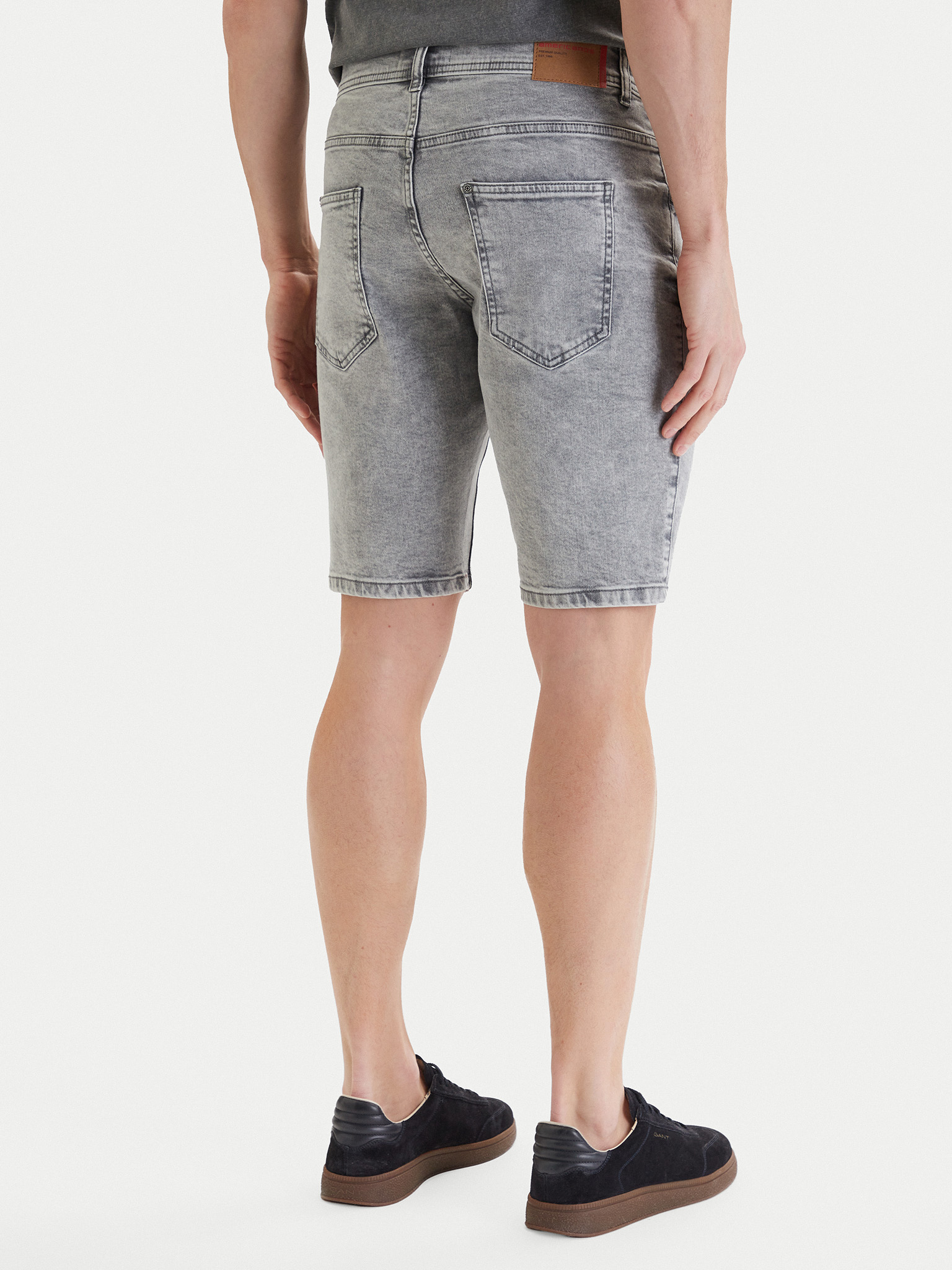 Spodenki jeansowe