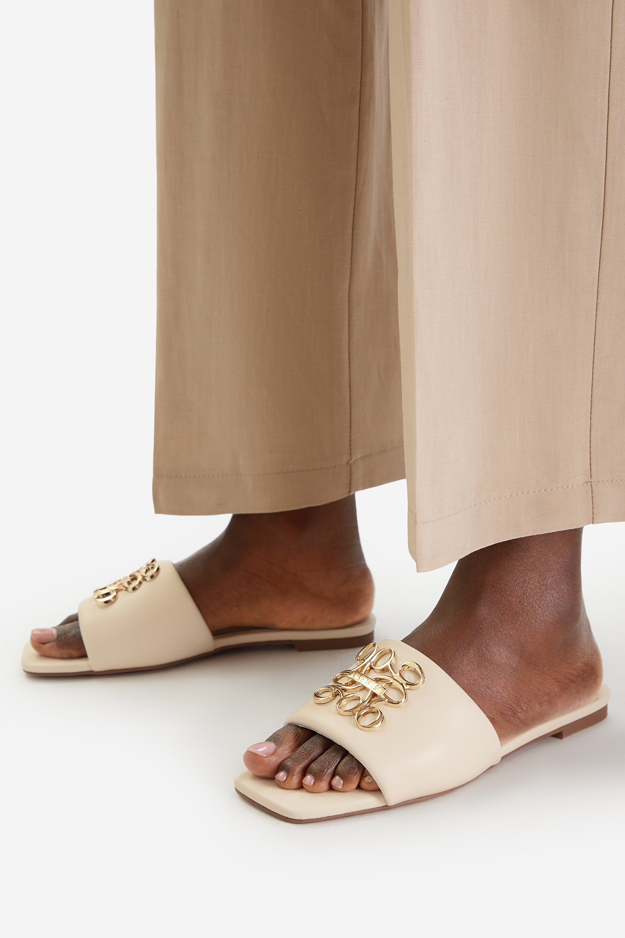 Nazouváky Krémová