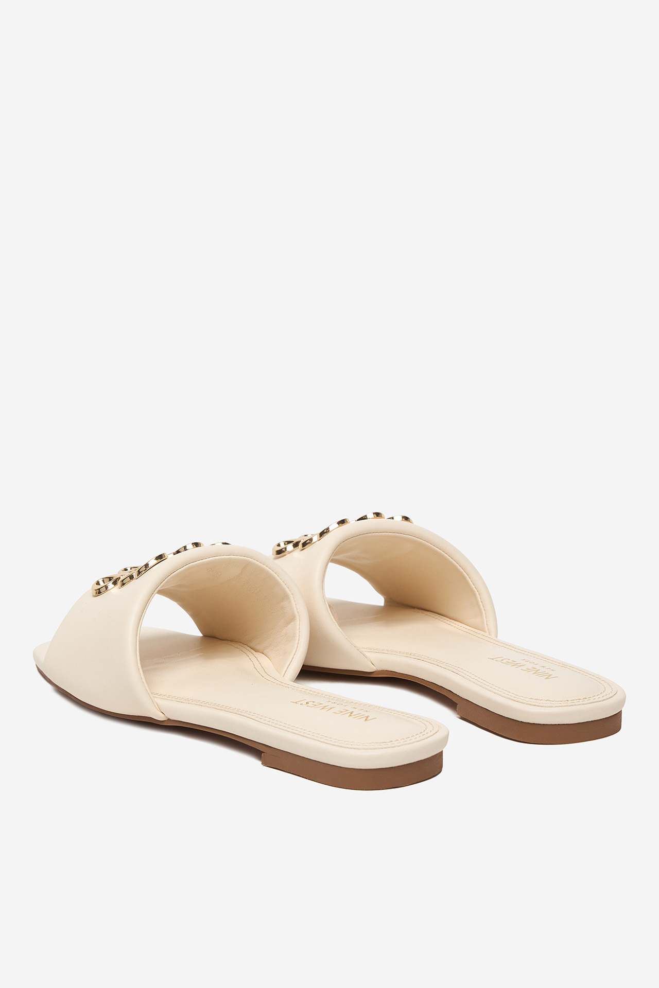 Nazouváky Krémová