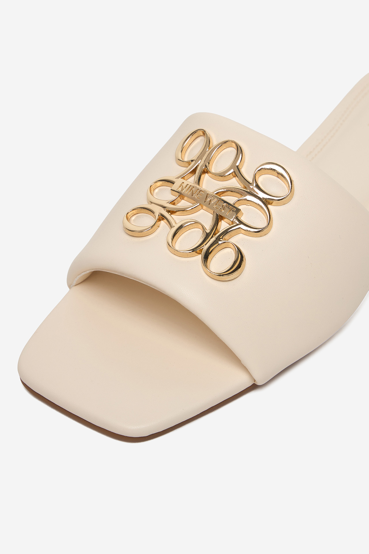 Nazouváky Krémová