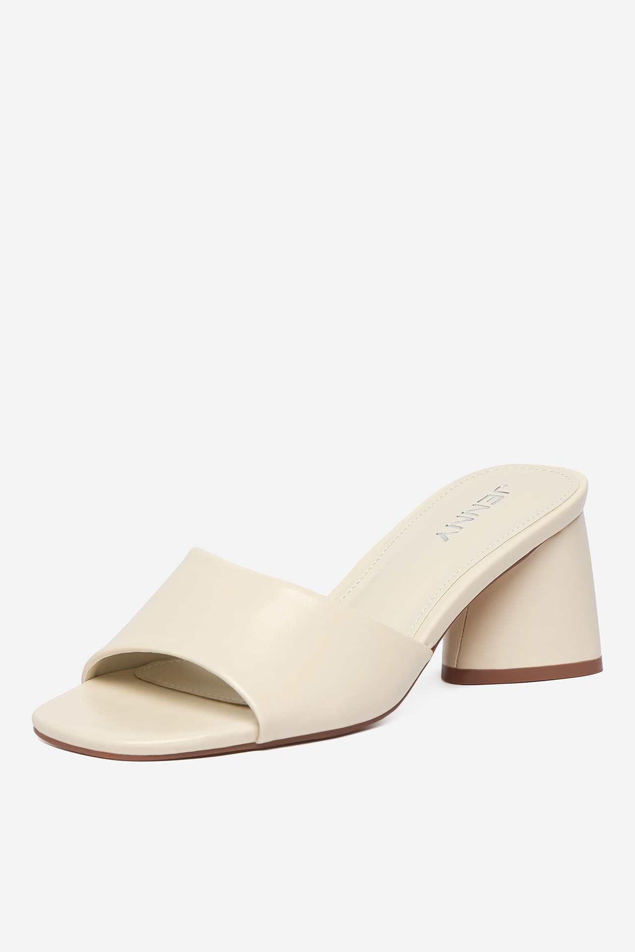 Nazouváky Krémová