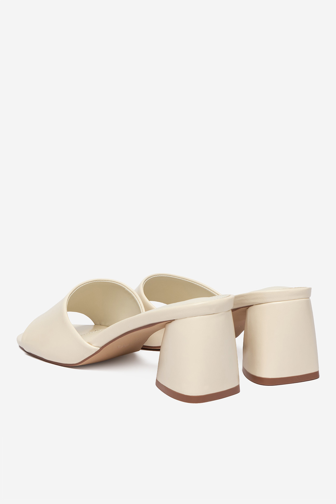 Nazouváky Krémová