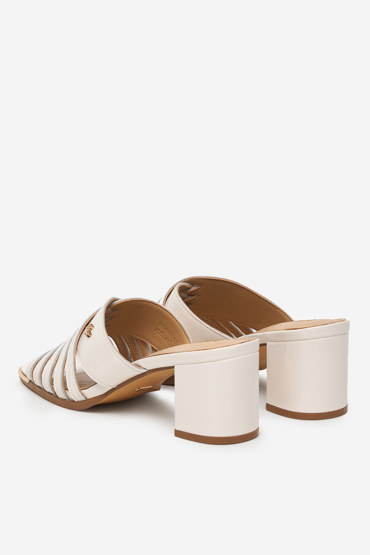 Nazouváky Krémová