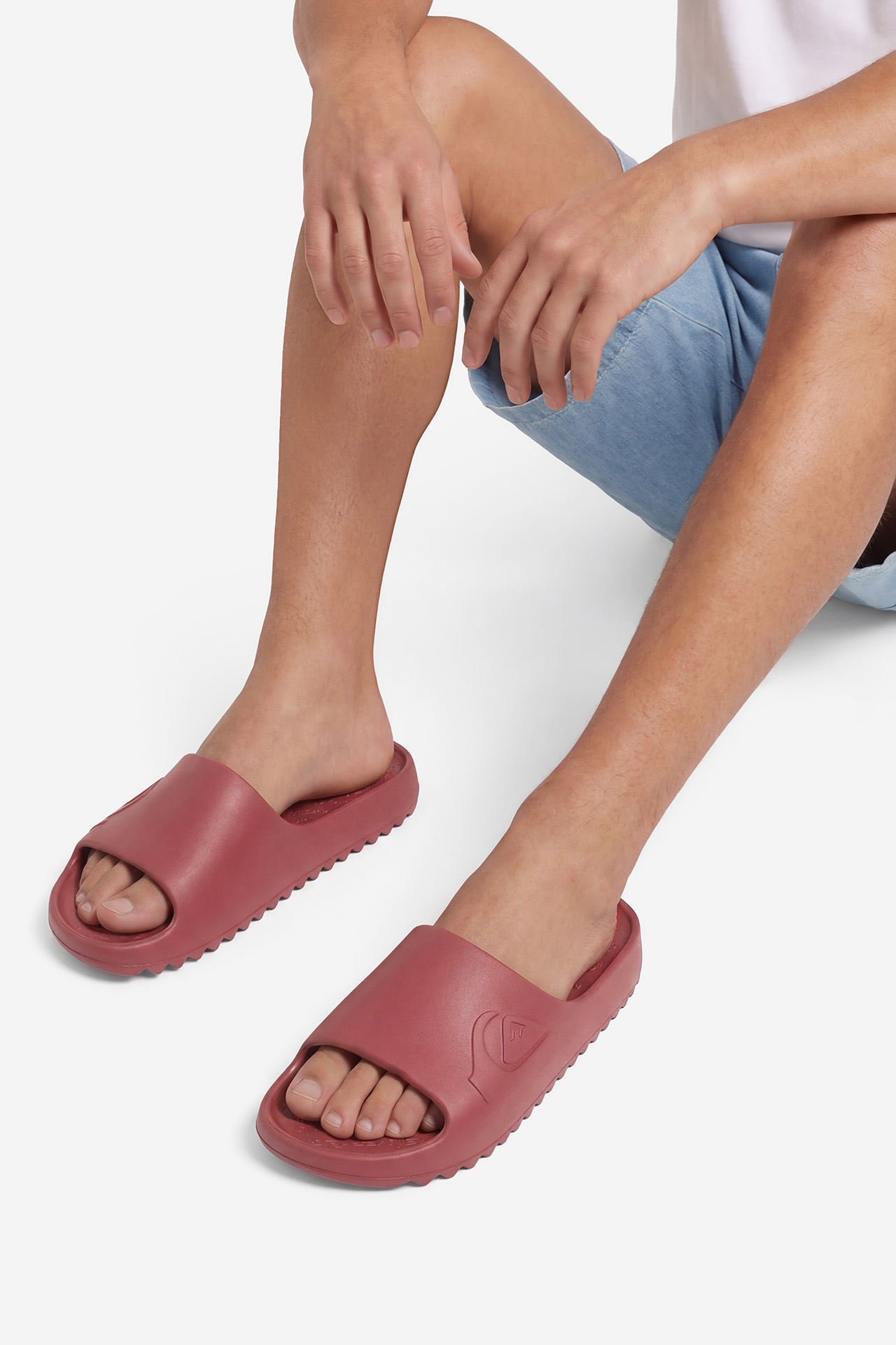 Pantofle k vodě Vínový