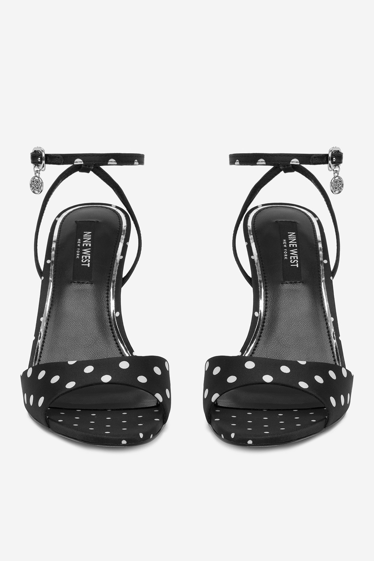 Čevlji z visoko peto Črna