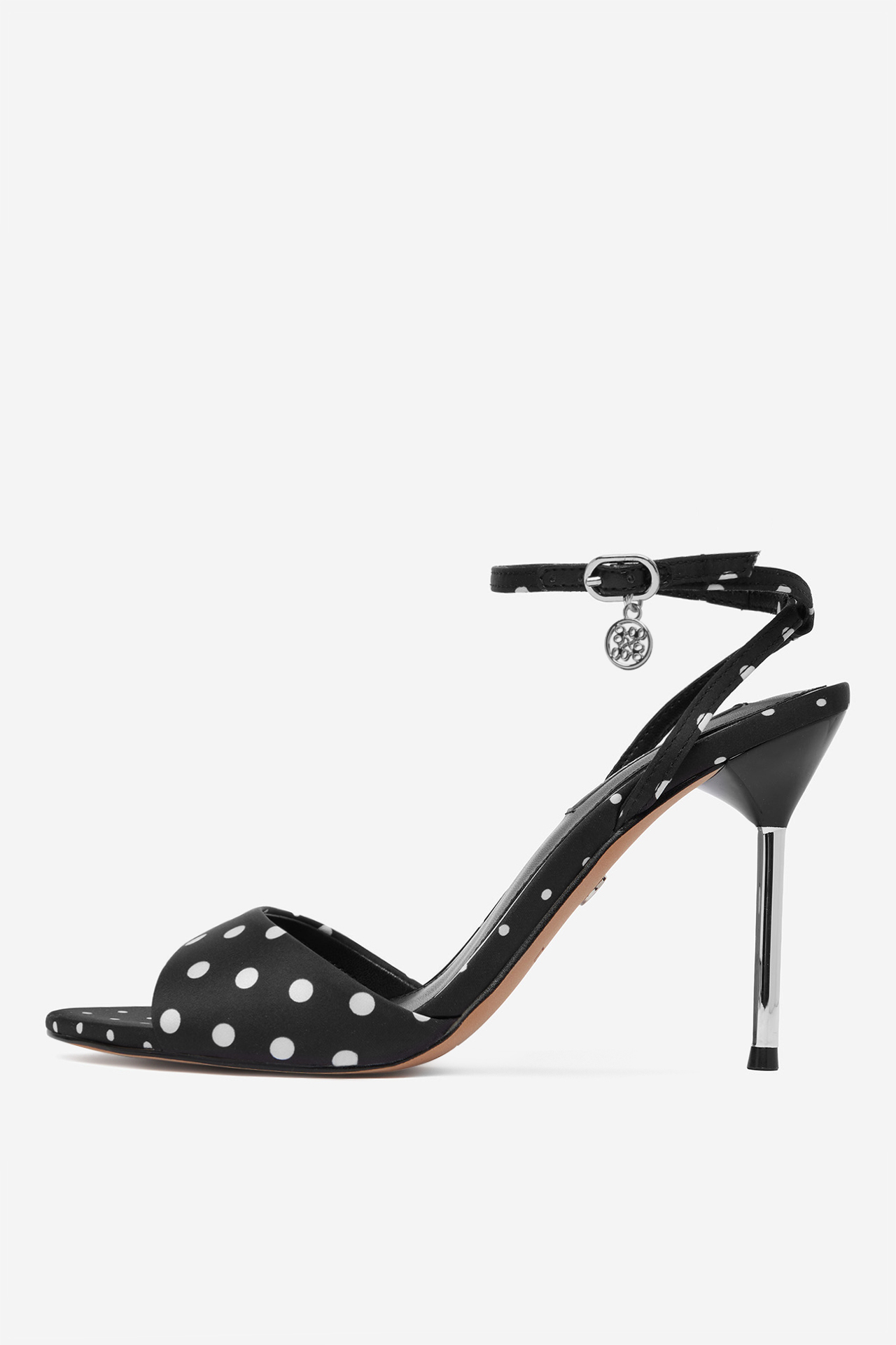 Čevlji z visoko peto Črna