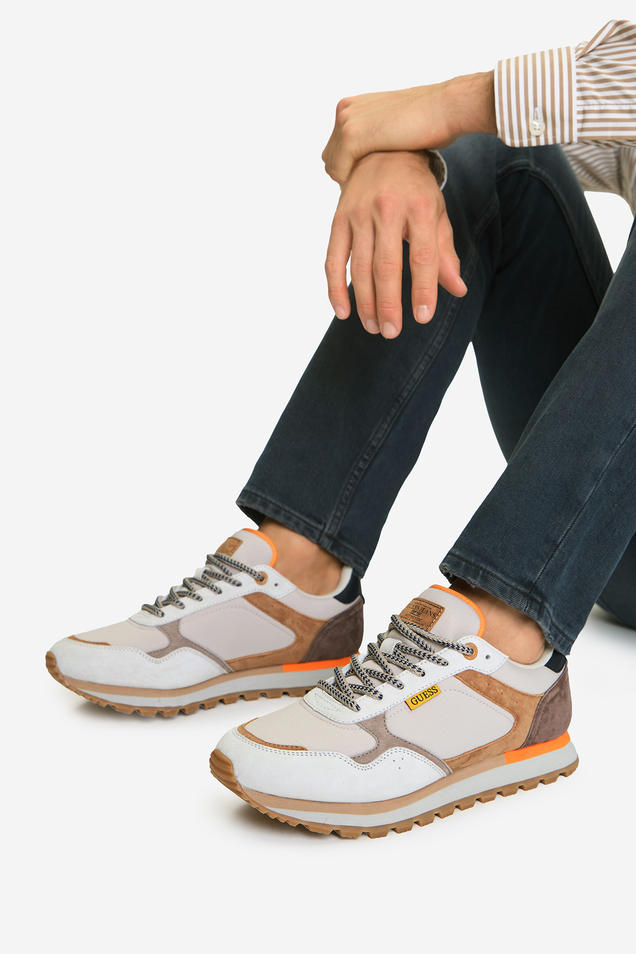 Сникърси Бежов