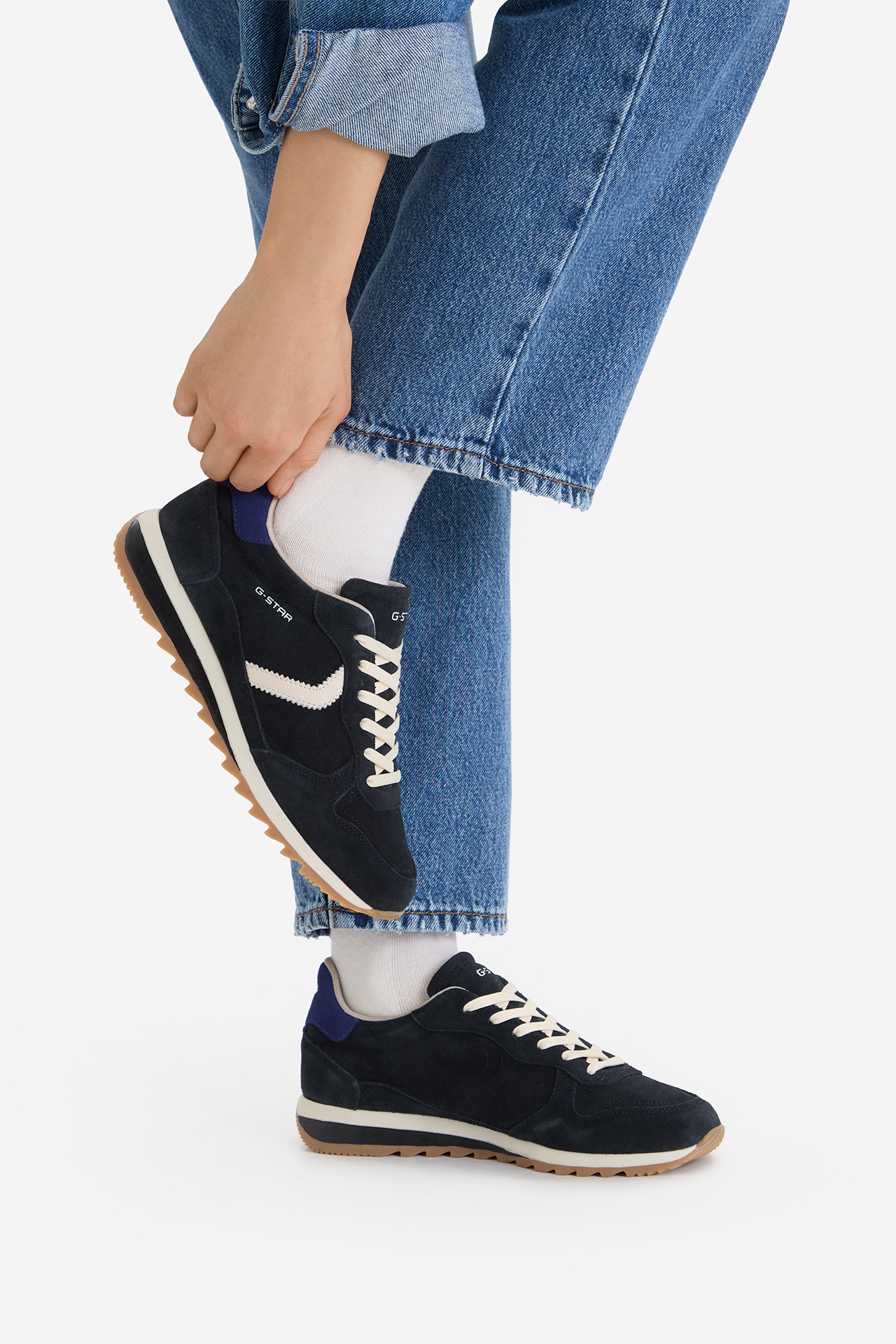 Sneakersy Tmavomodrá