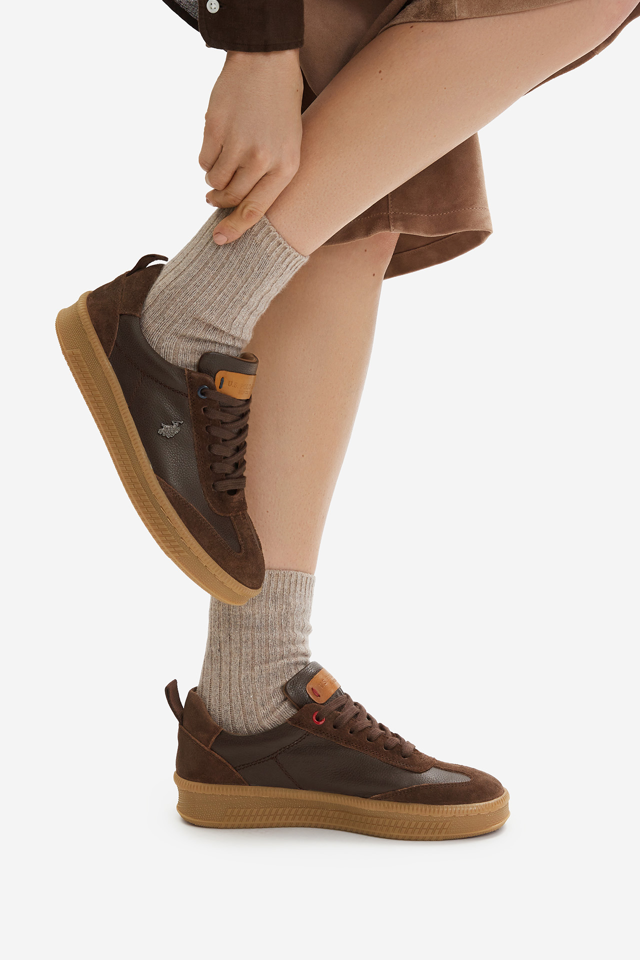 Sneakersy Tmavě hnědá