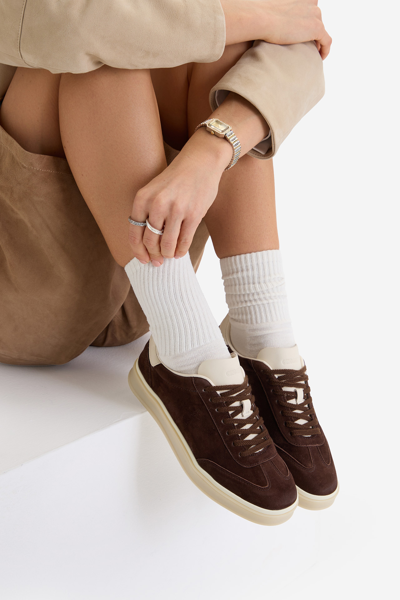 Sneakersy Tmavě hnědá