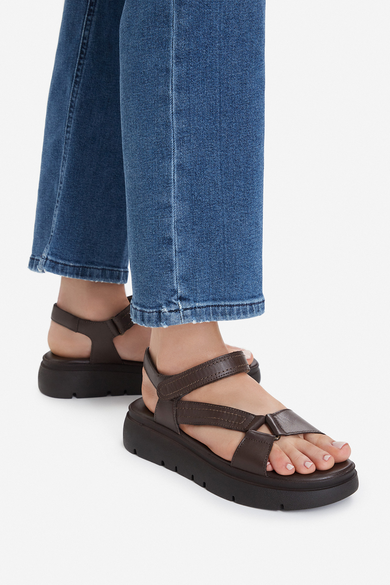 Sandály Tmavě hnědá