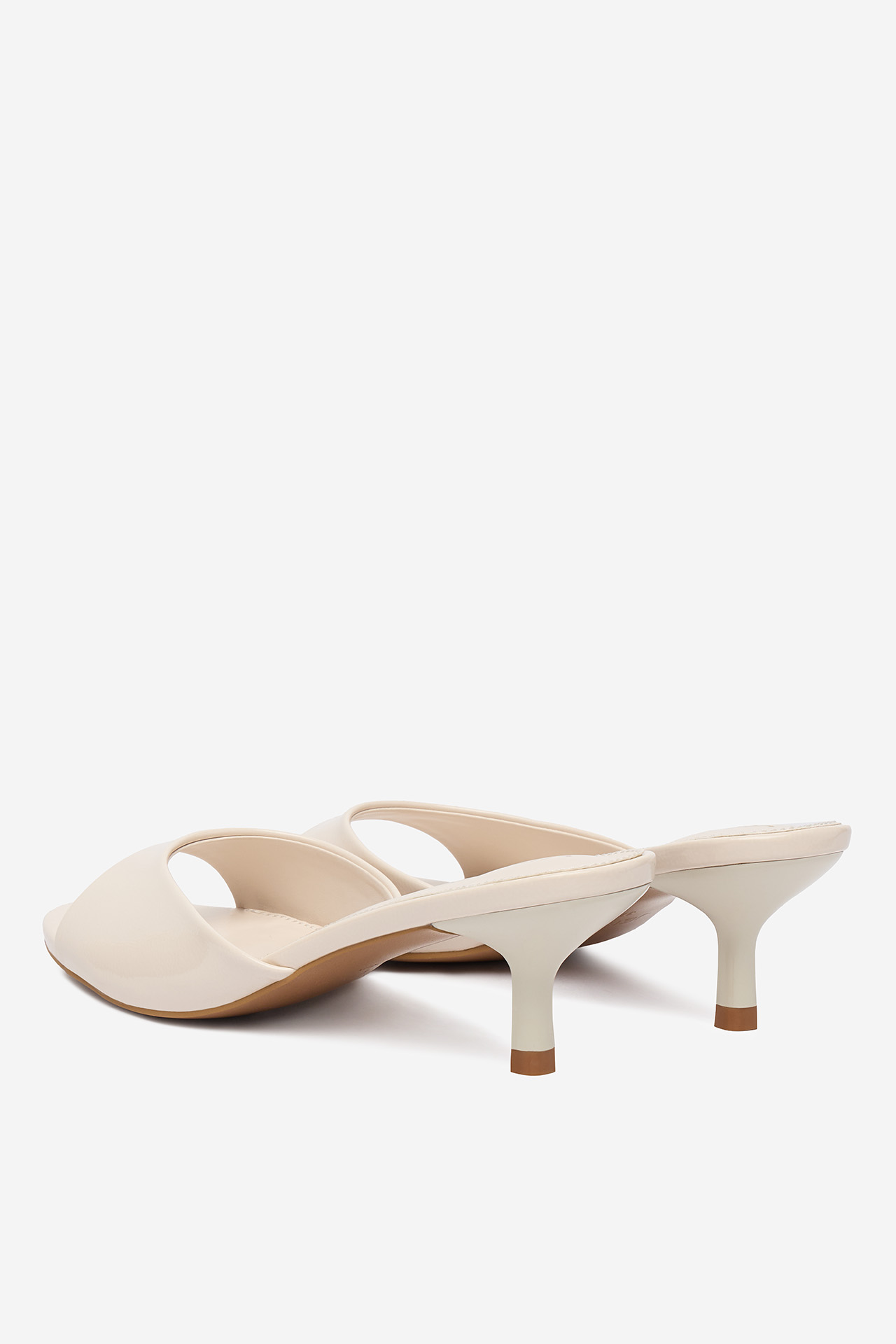 Nazouváky Krémová