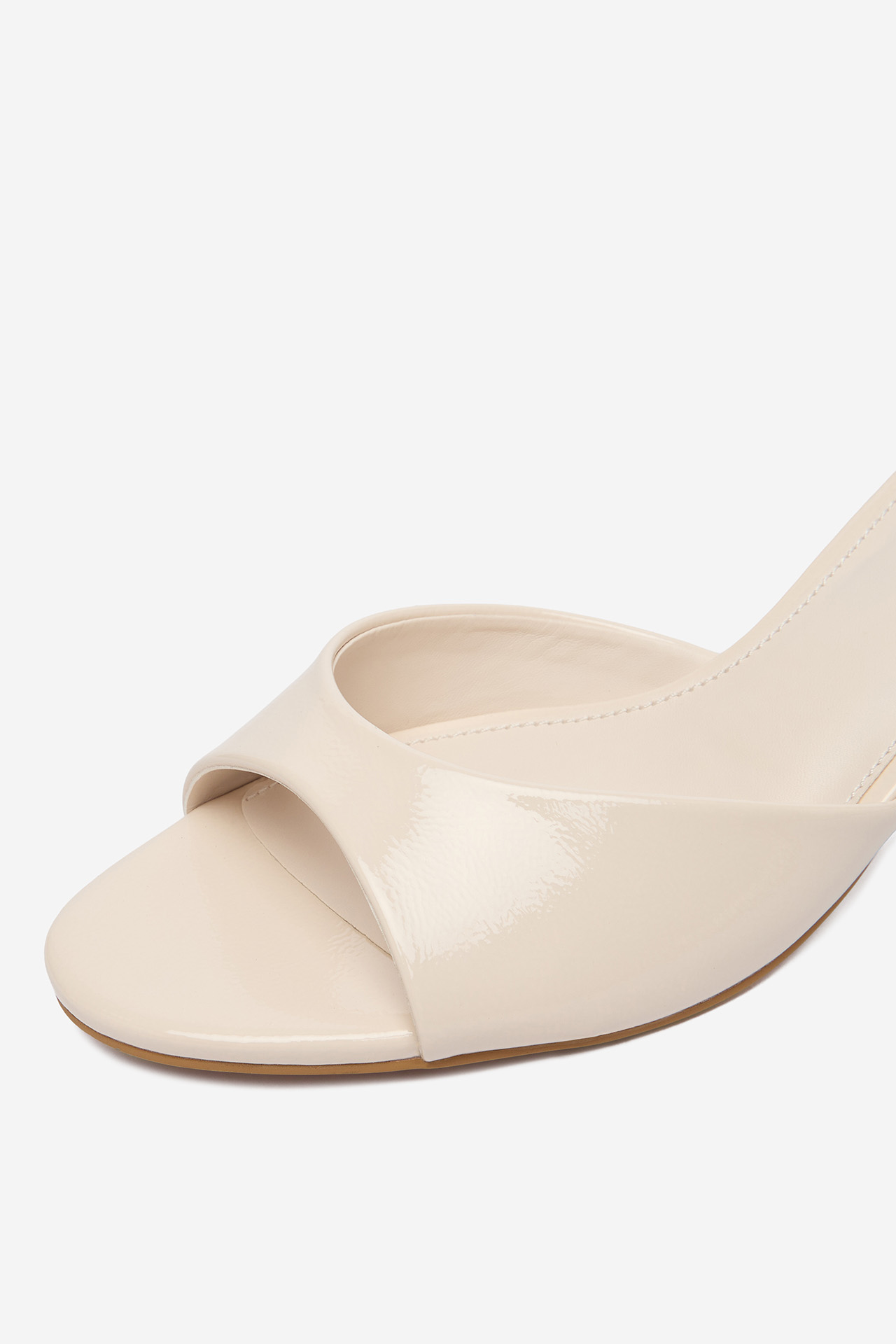 Nazouváky Krémová