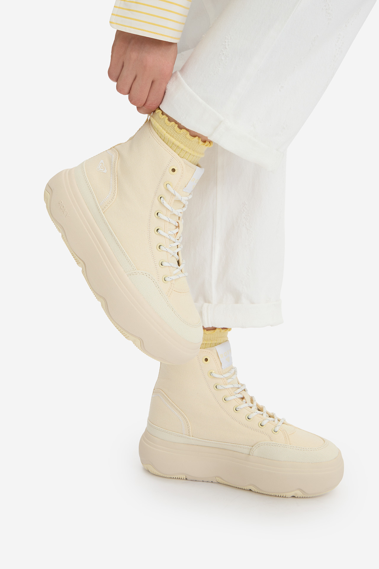 Superge Svetlo rumena