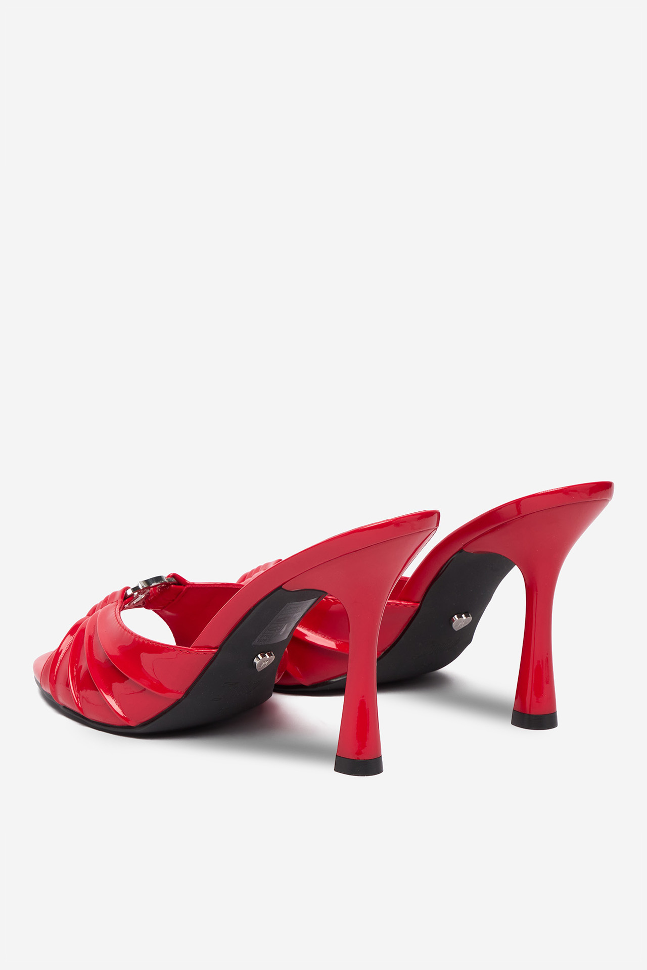 Nazouváky Červená