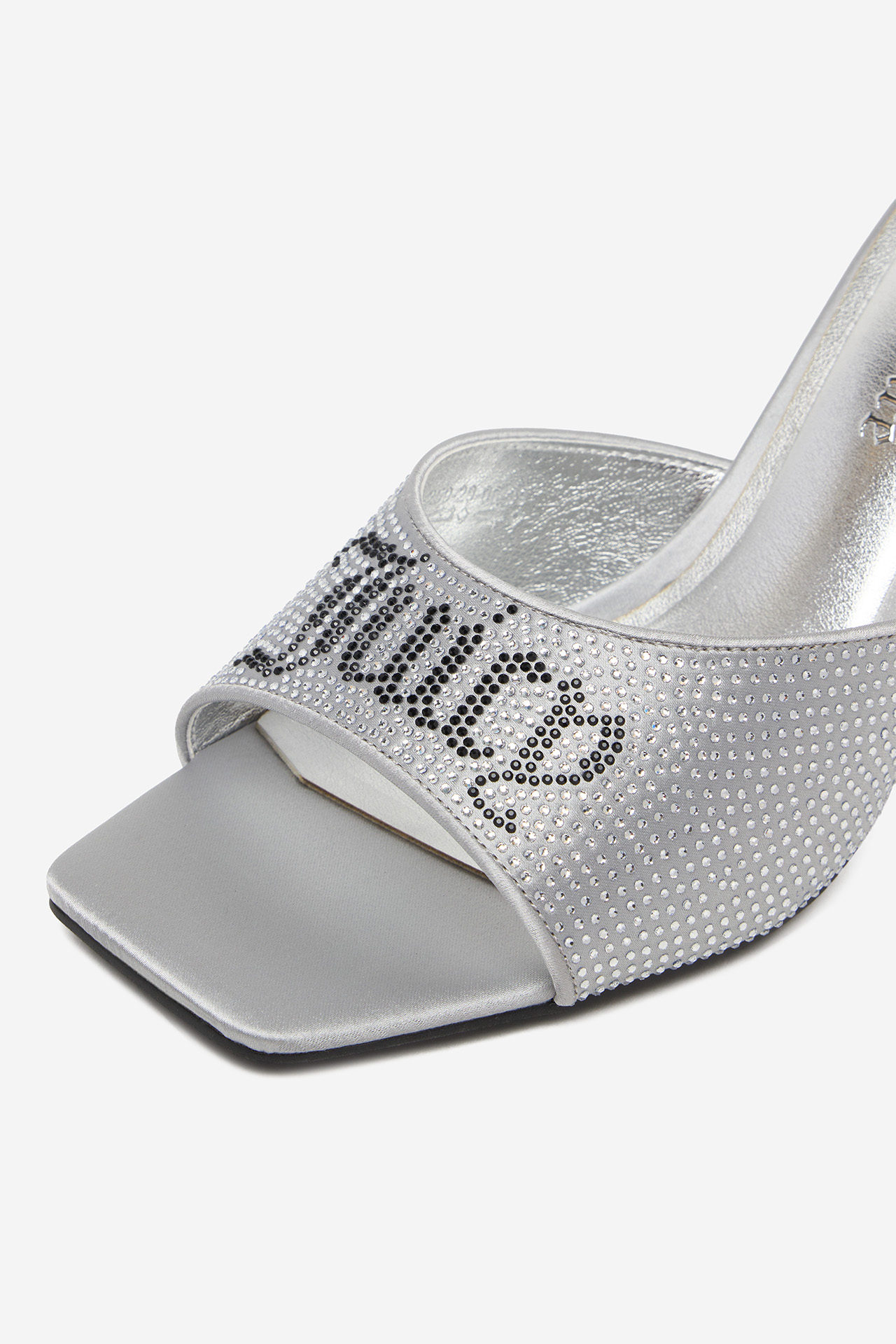 Nazouváky Stříbrná