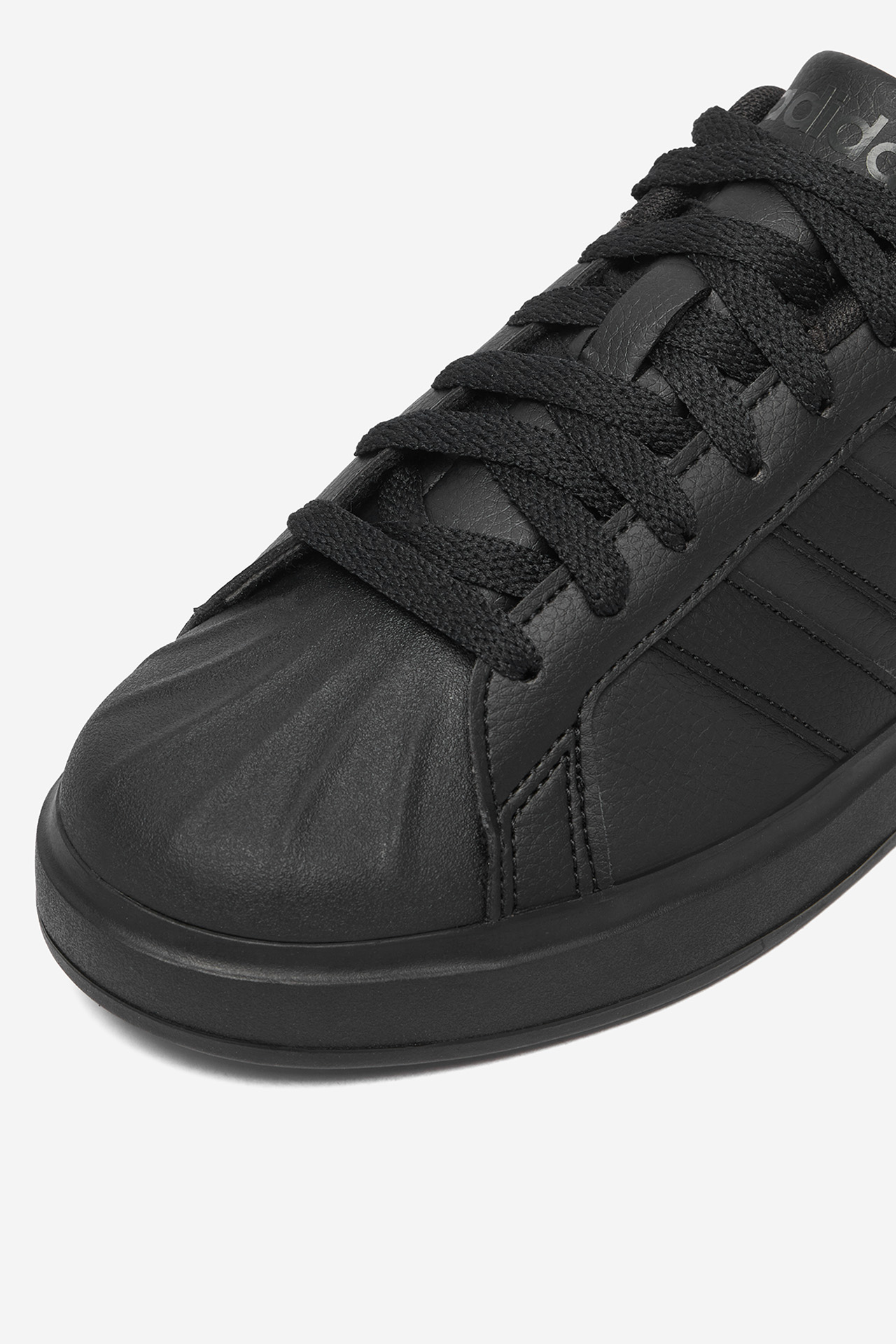 Sneakersy Černá
