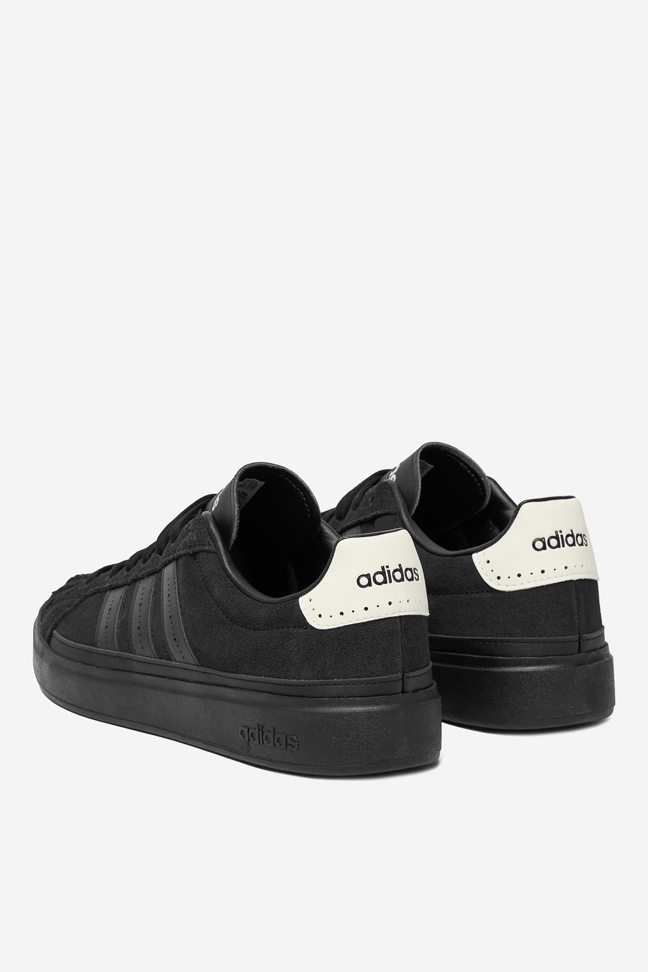 Sneakersy Černá