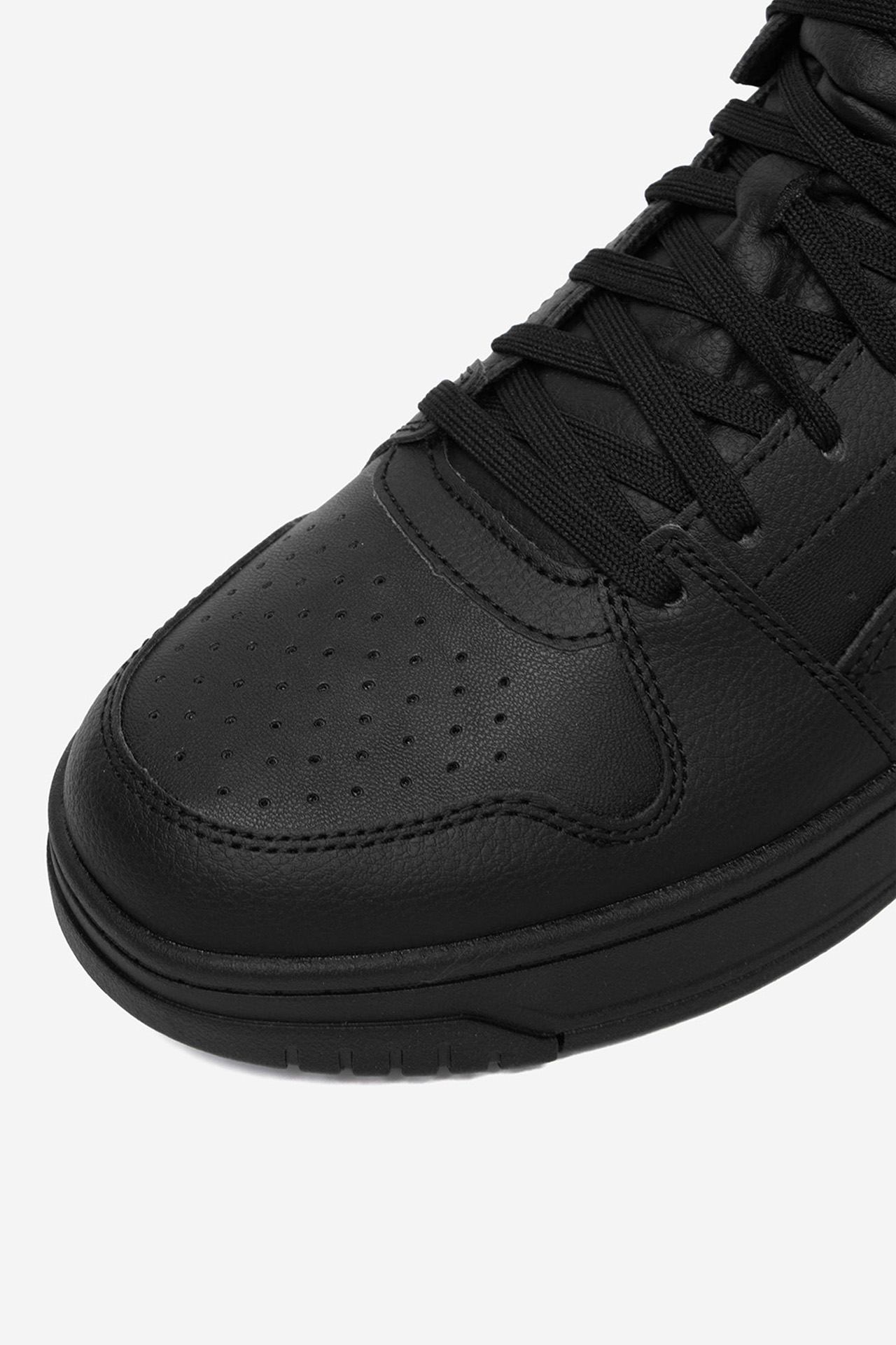 Sneakersy Černá