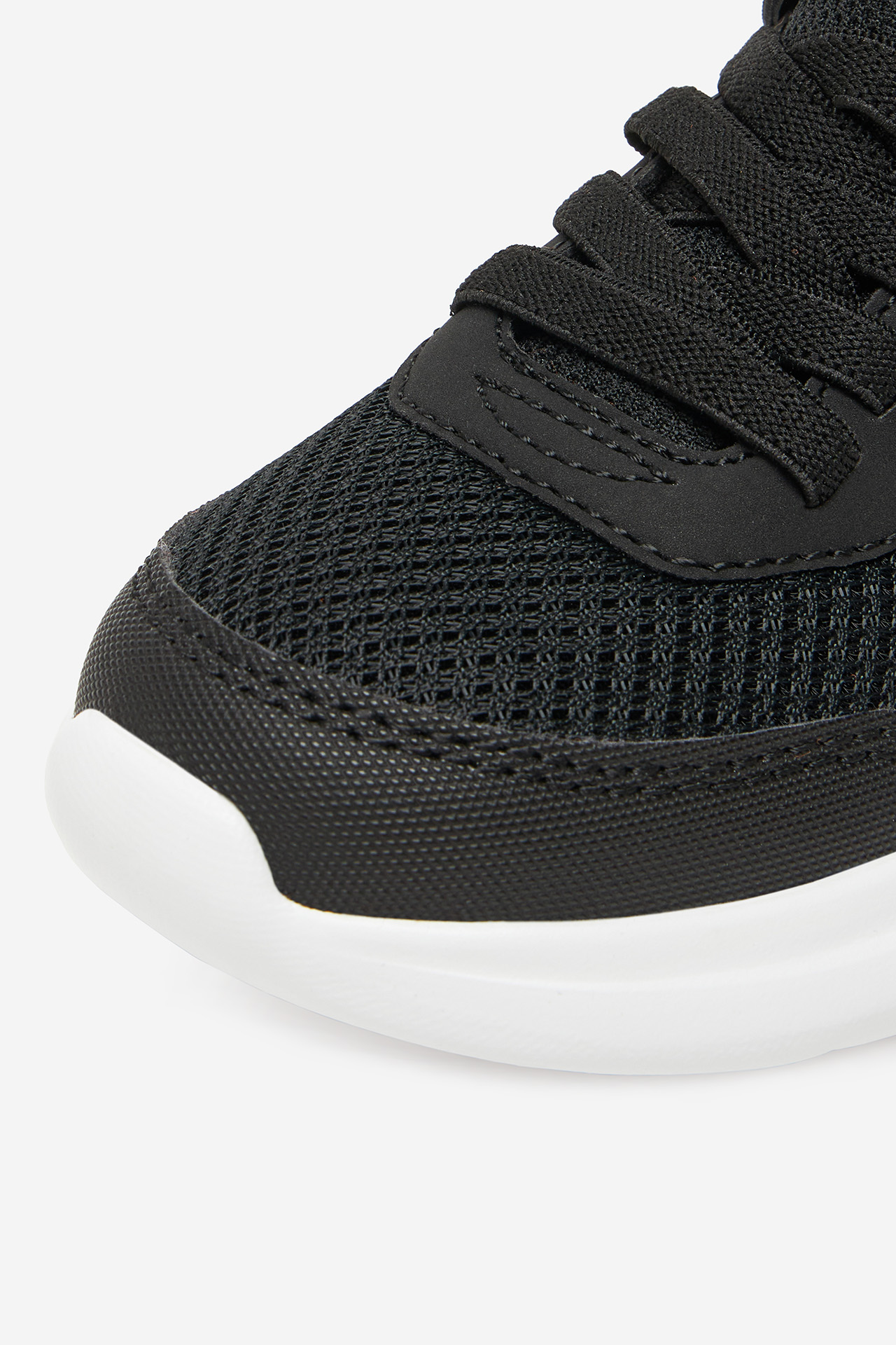 Sneakersy Černá