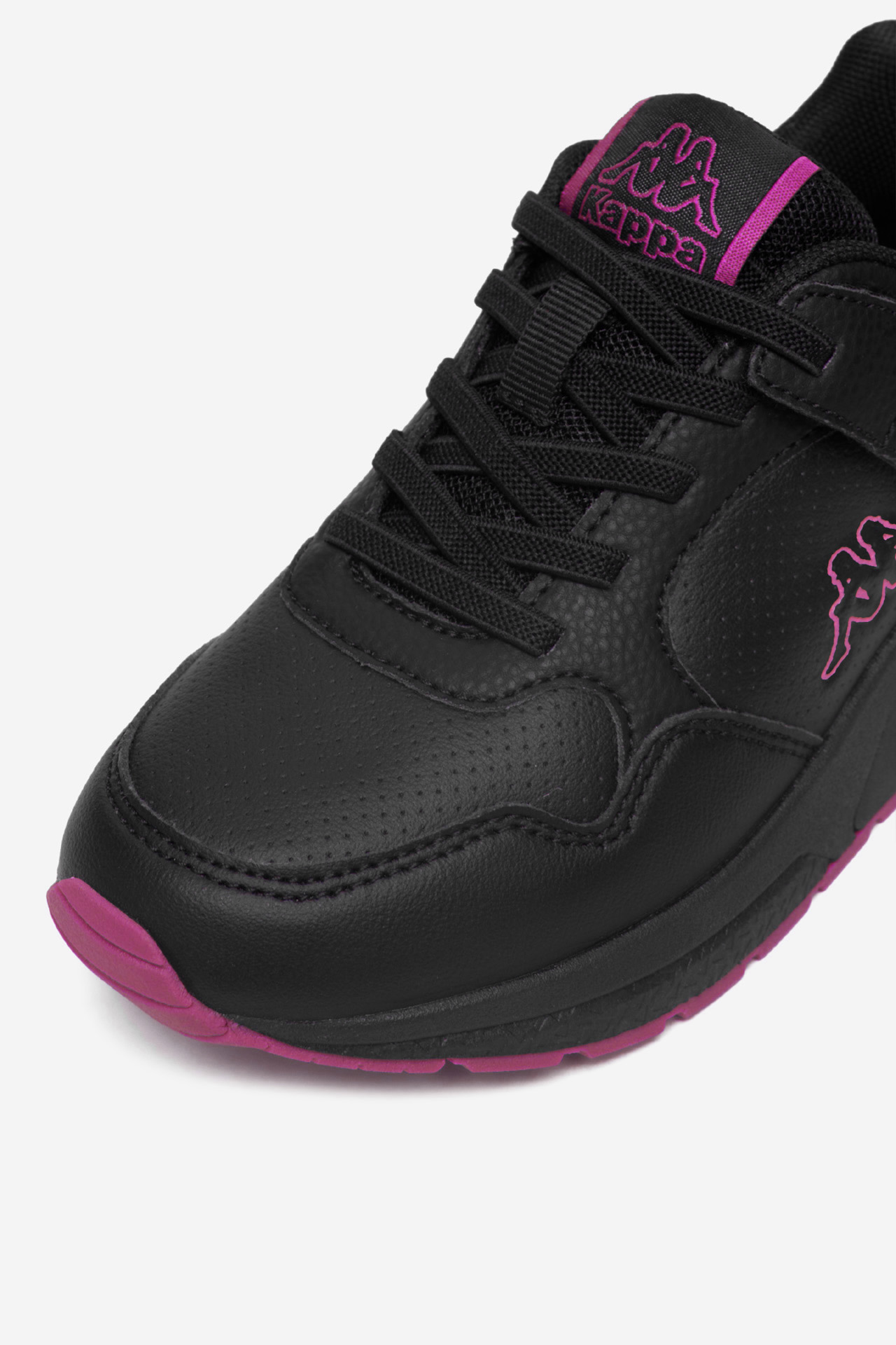 Sneakersy Černá