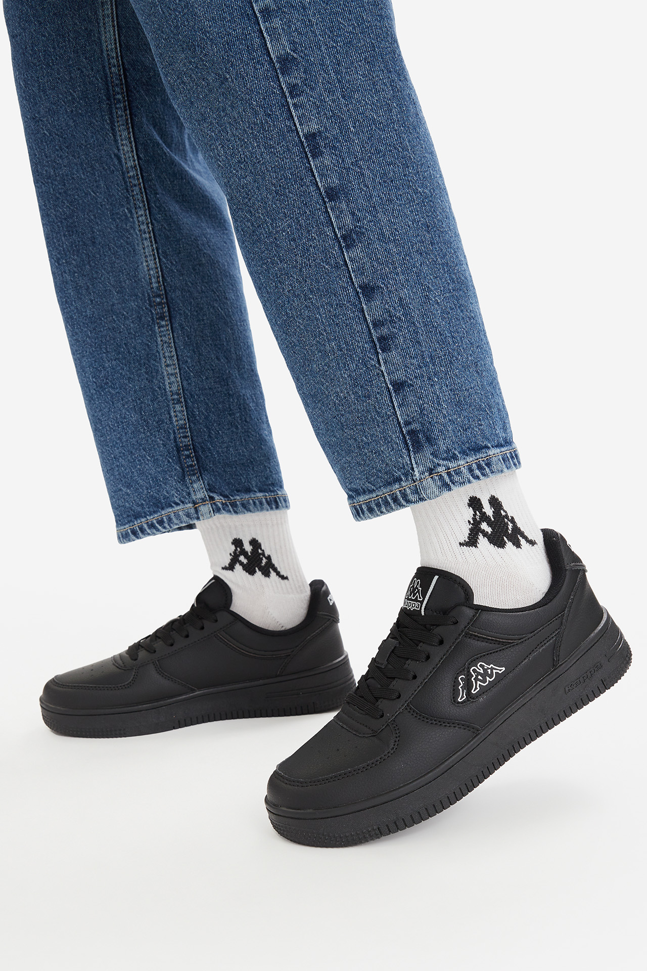 Sneakersy Černá