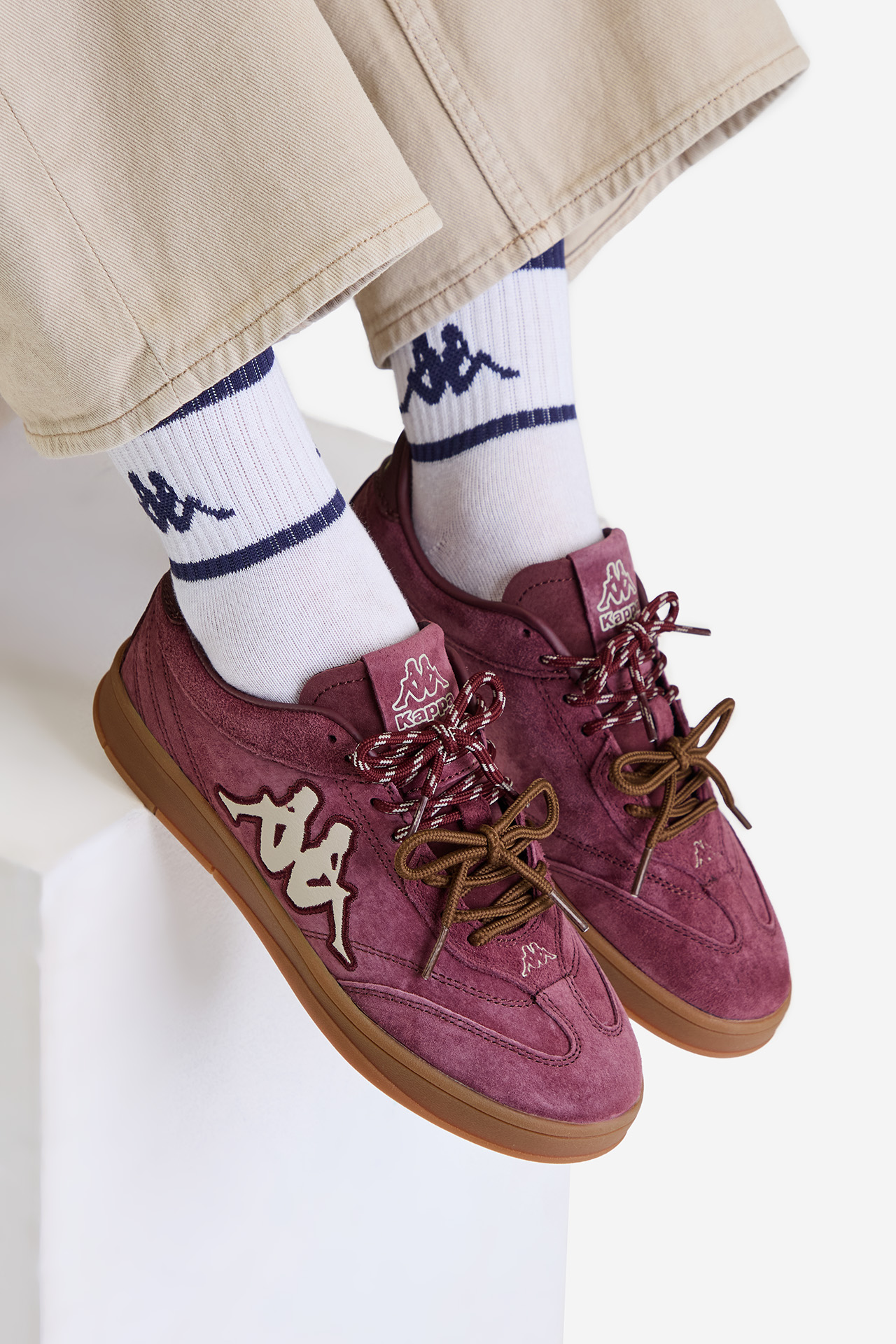 Sneakersy Vínový